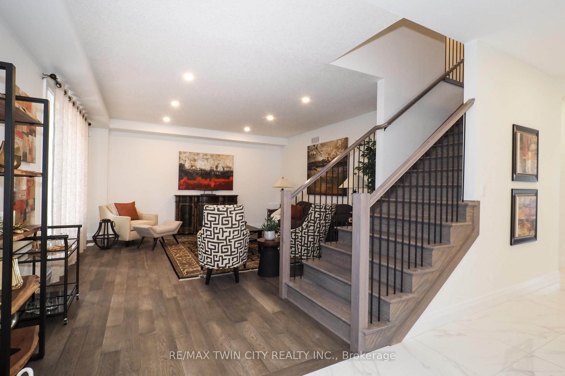 Photo 23 of 217 Jeffrey Place, Kitchener, Country Hills East — HOMEH