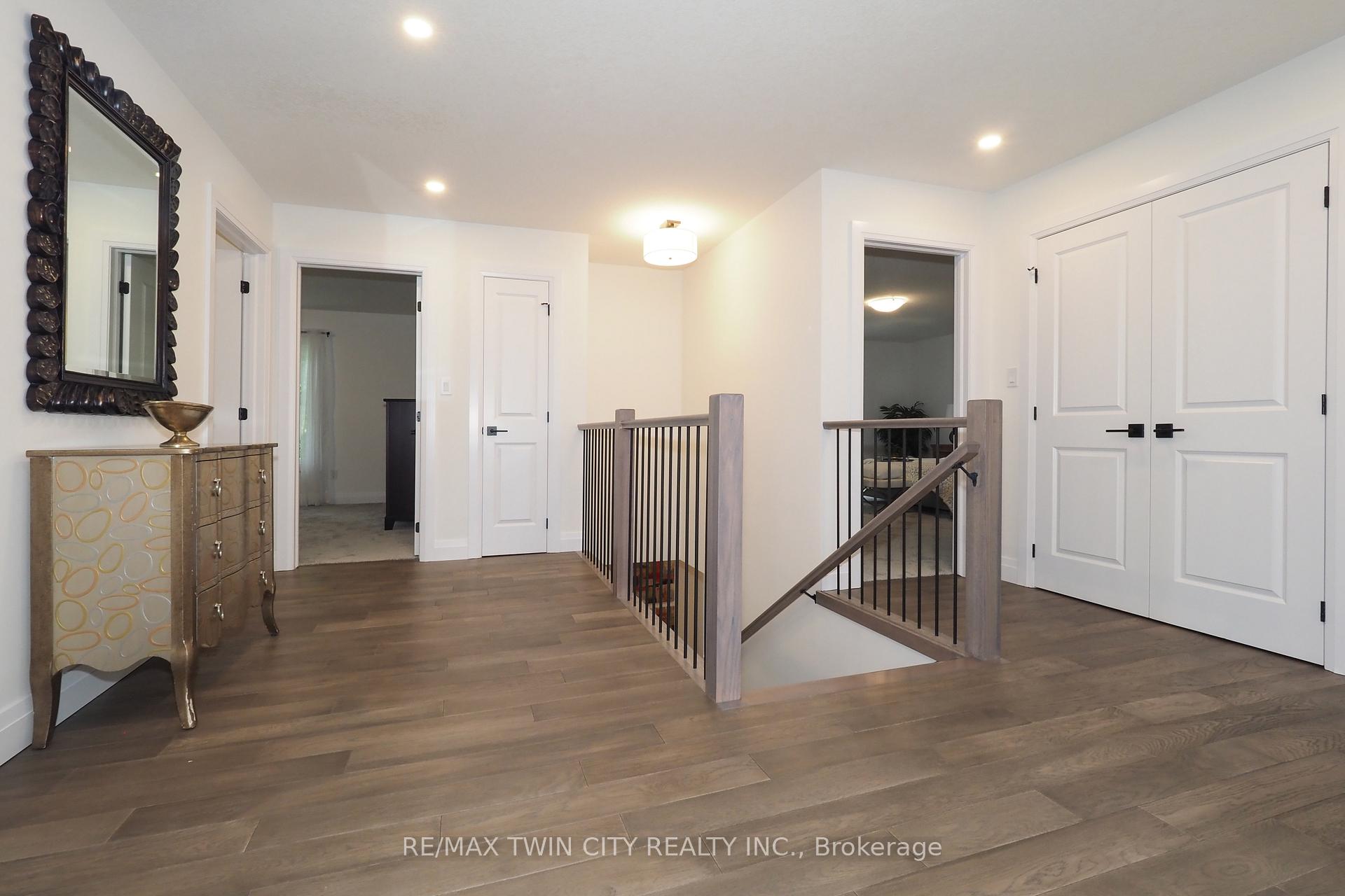 Photo 30 of 217 Jeffrey Place, Kitchener, Country Hills East — HOMEH