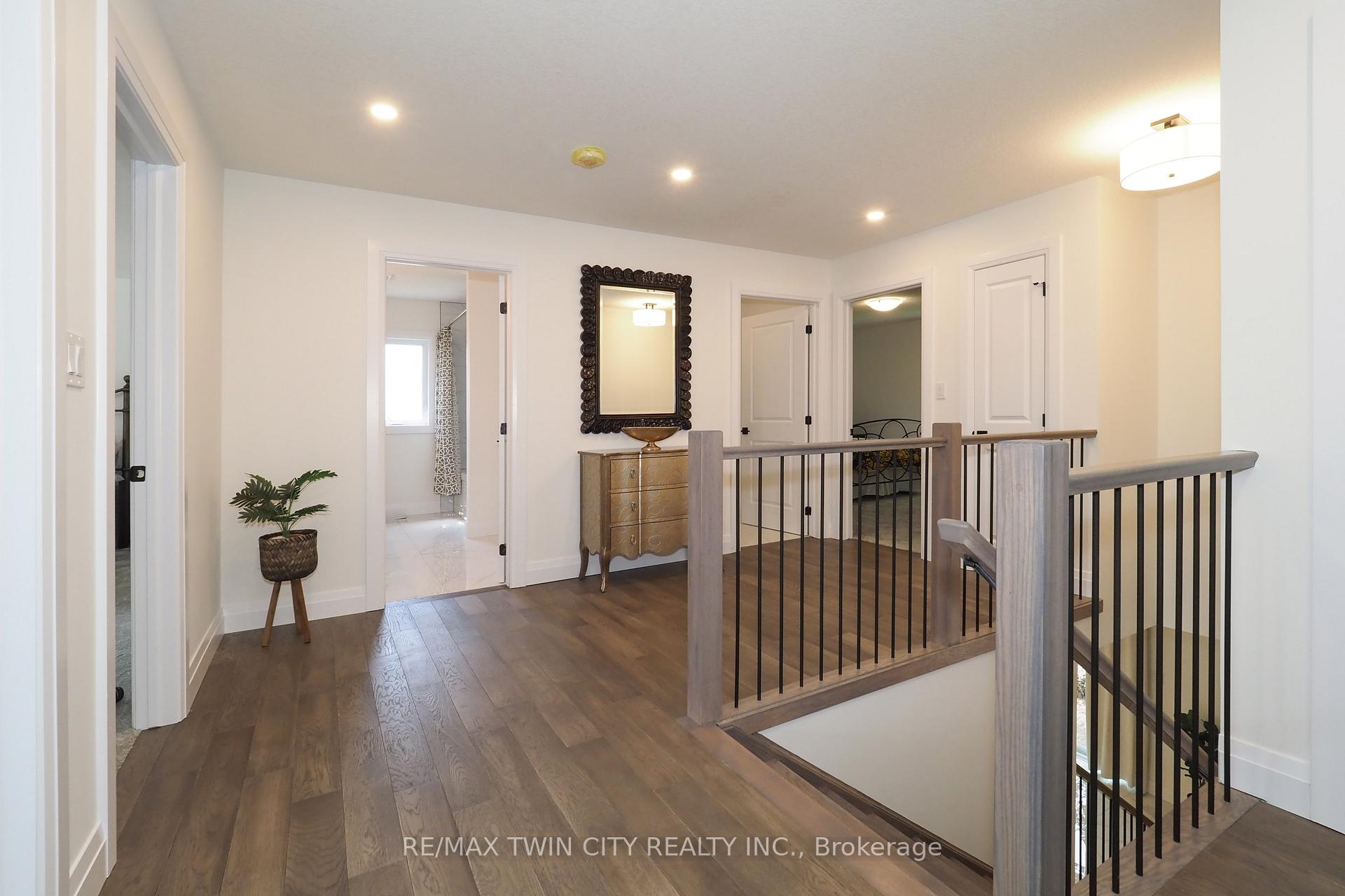 Photo 31 of 217 Jeffrey Place, Kitchener, Country Hills East — HOMEH