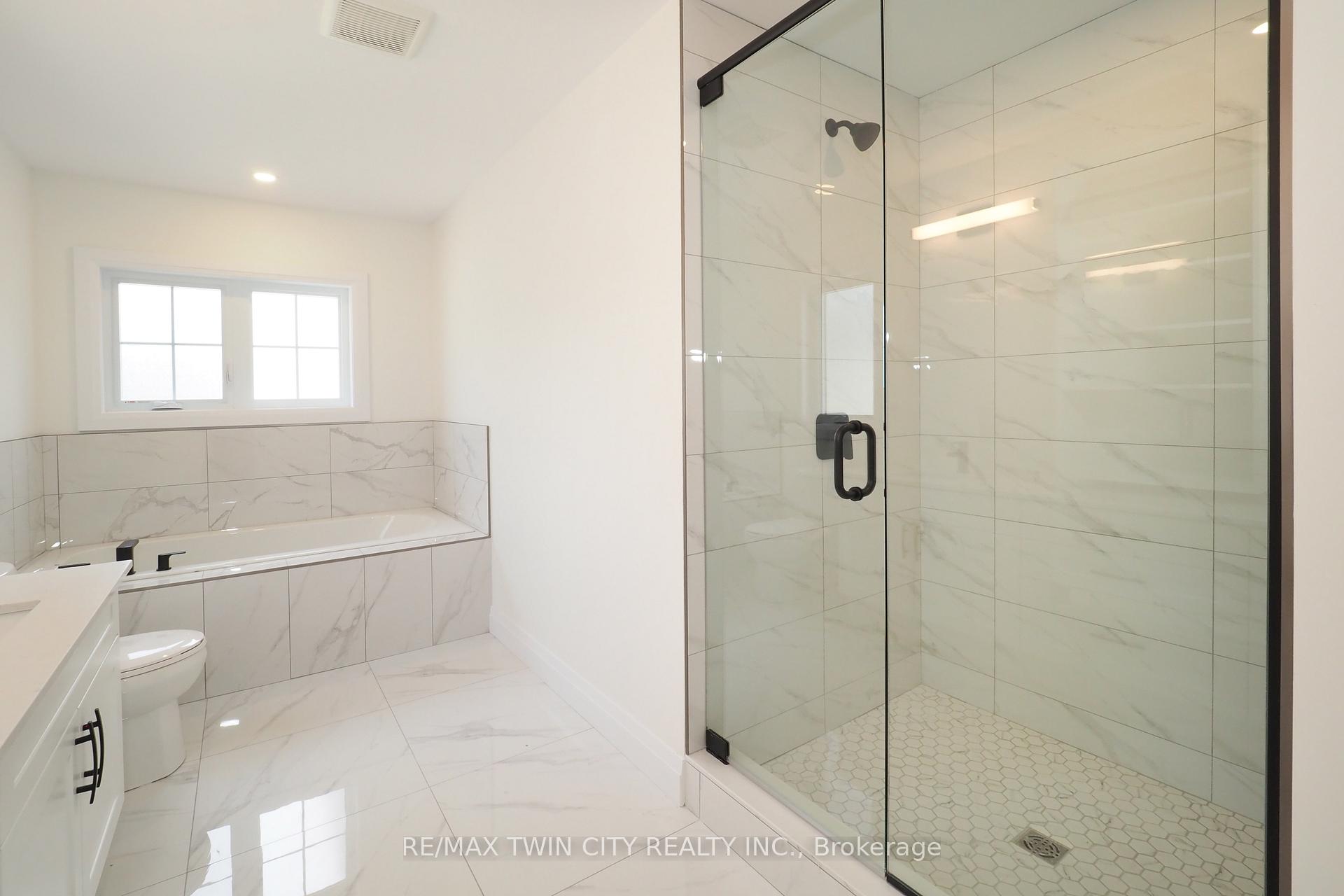 Photo 35 of 217 Jeffrey Place, Kitchener, Country Hills East — HOMEH