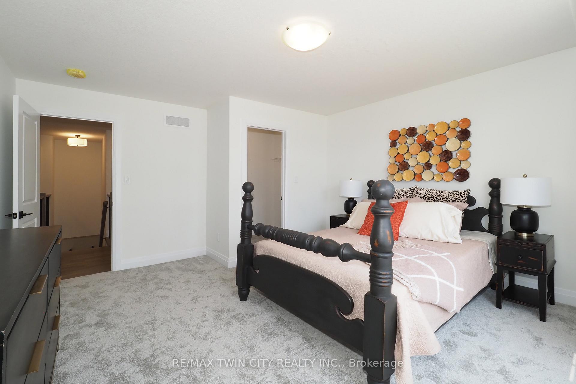 Photo 36 of 217 Jeffrey Place, Kitchener, Country Hills East — HOMEH