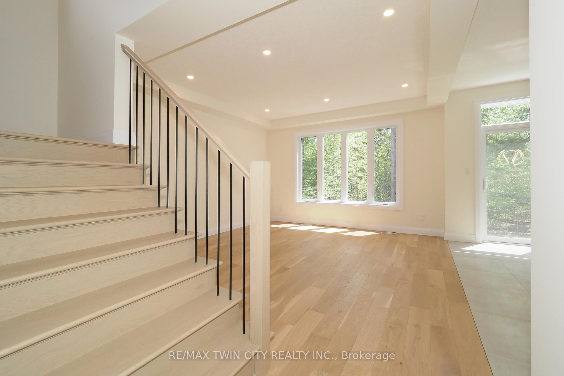 Photo 7 of 220 Jeffrey Place, Kitchener, Country Hills East — HOMEH