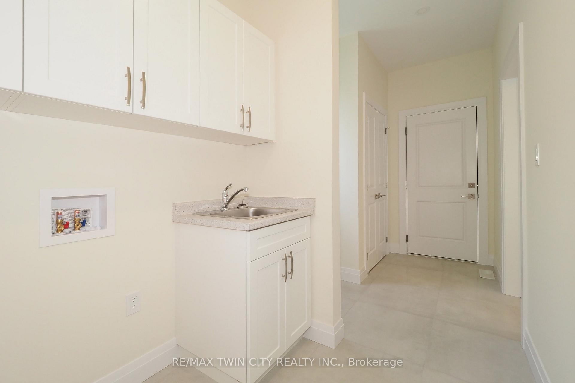 Photo 21 of 220 Jeffrey Place, Kitchener, Country Hills East — HOMEH