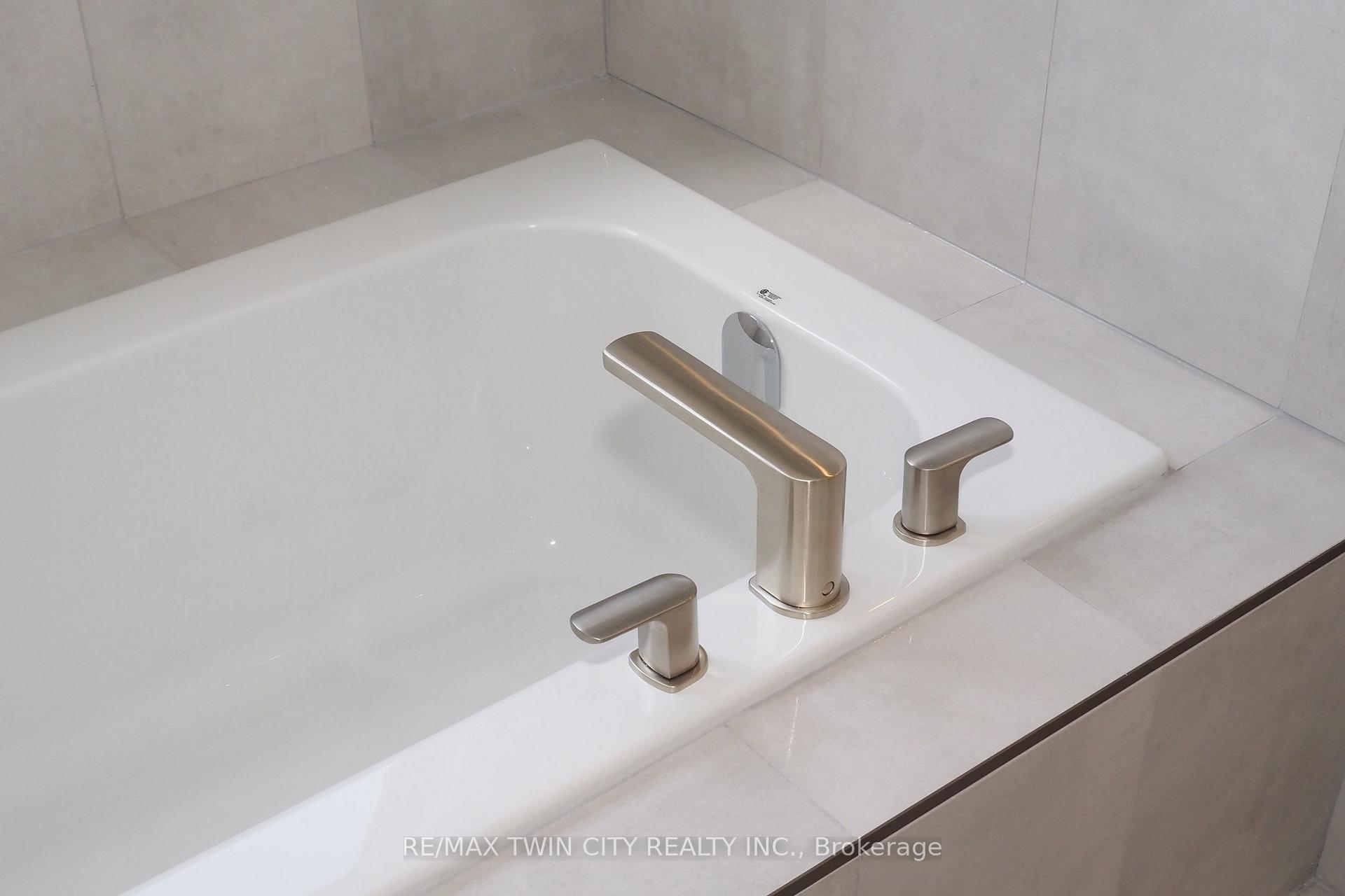 Photo 27 of 220 Jeffrey Place, Kitchener, Country Hills East — HOMEH