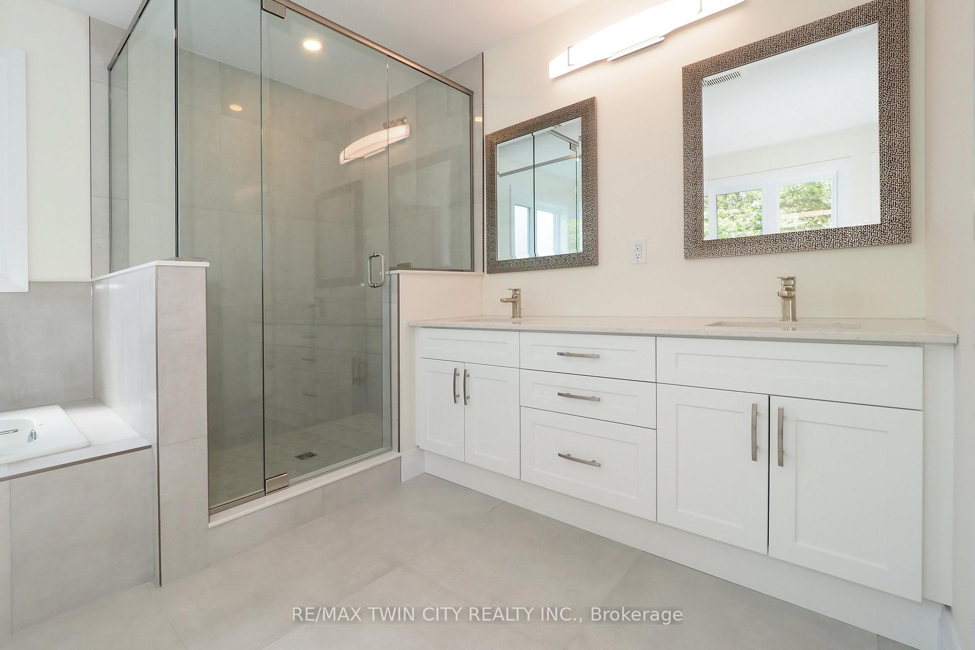 Photo 28 of 220 Jeffrey Place, Kitchener, Country Hills East — HOMEH