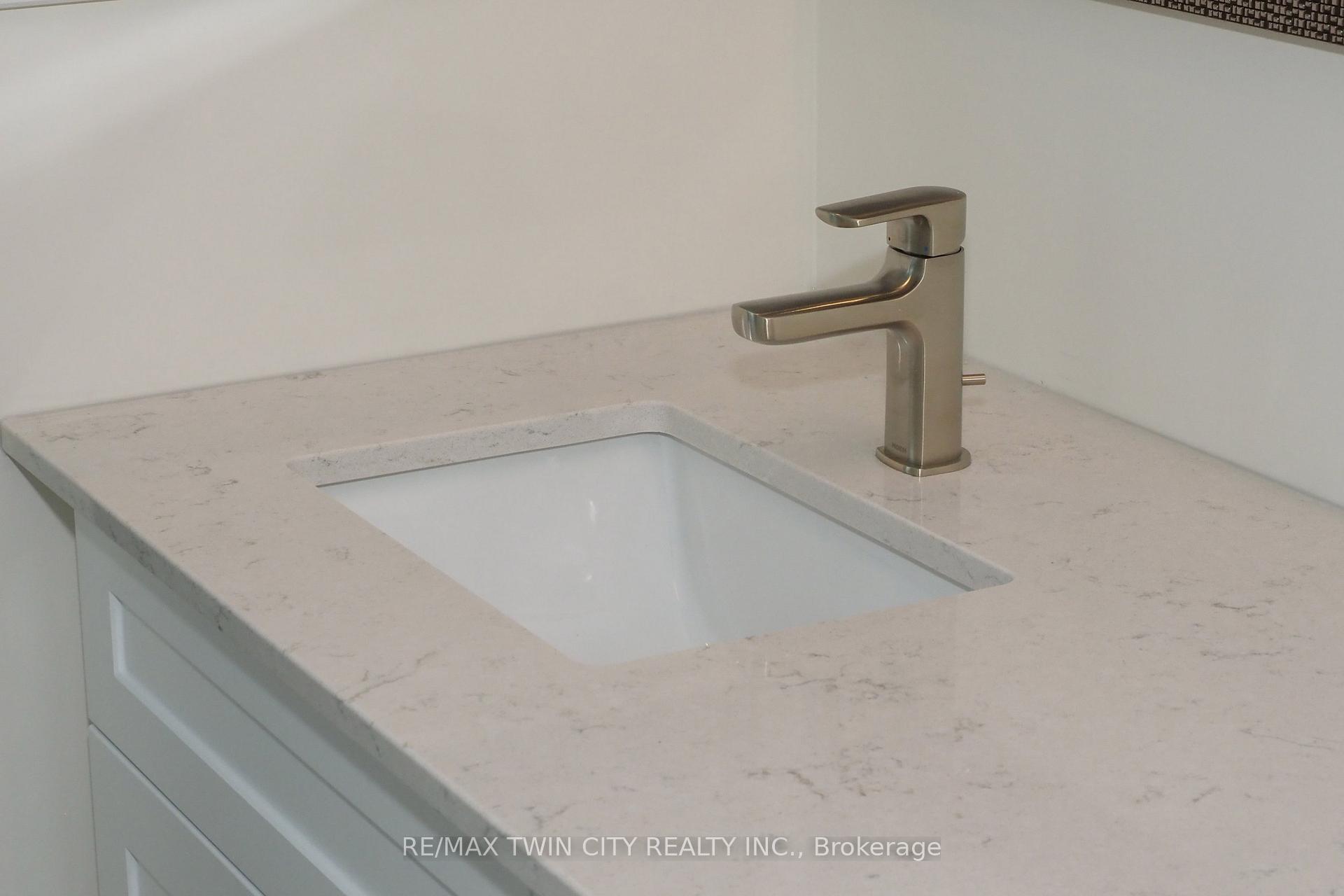 Photo 29 of 220 Jeffrey Place, Kitchener, Country Hills East — HOMEH