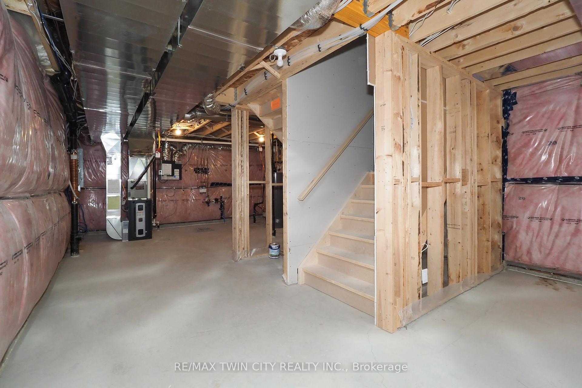 Photo 37 of 220 Jeffrey Place, Kitchener, Country Hills East — HOMEH