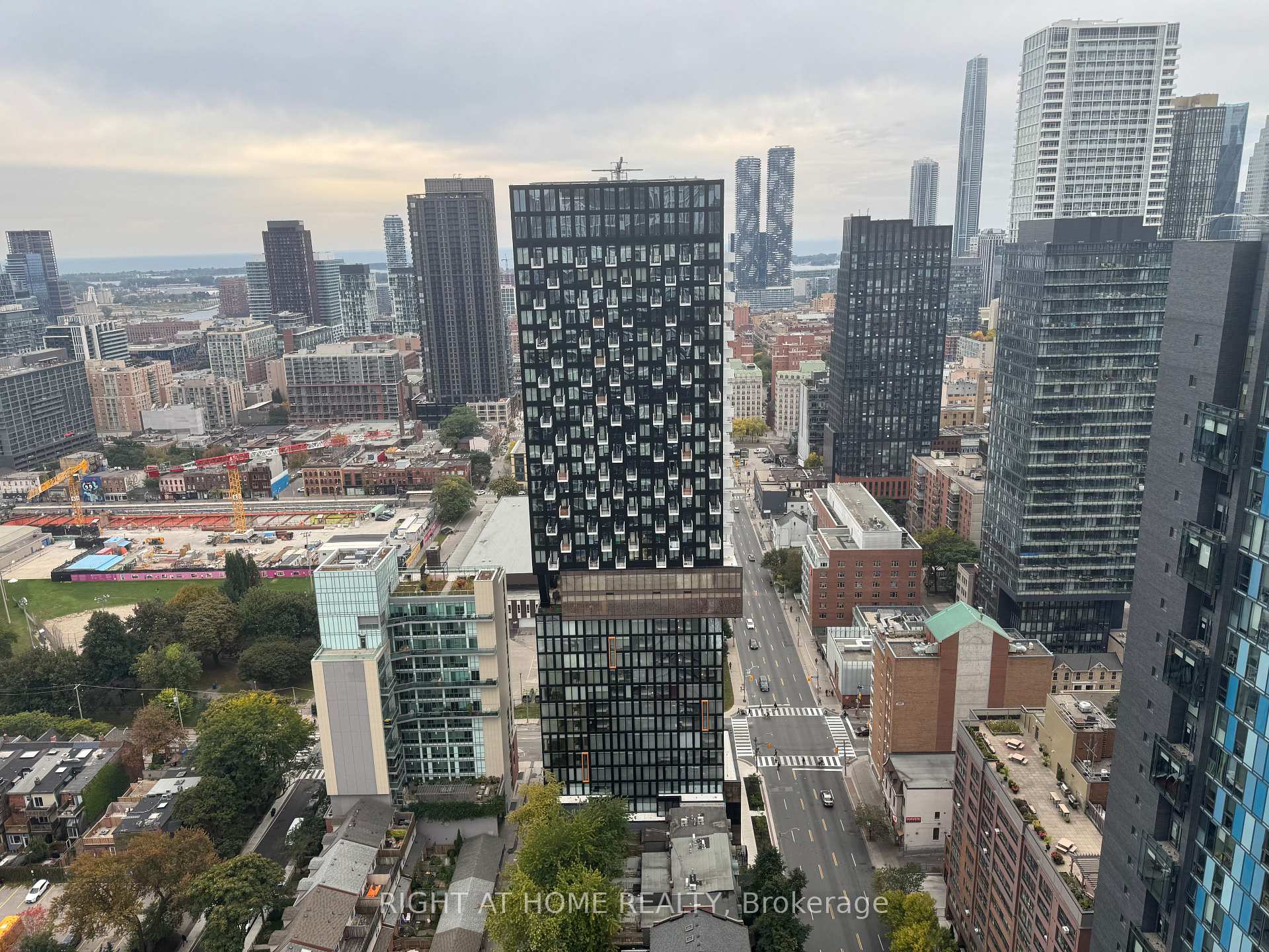 Photo 16 of Unit 3708, 181 Dundas Street E, Toronto, Moss Park — HOMEH