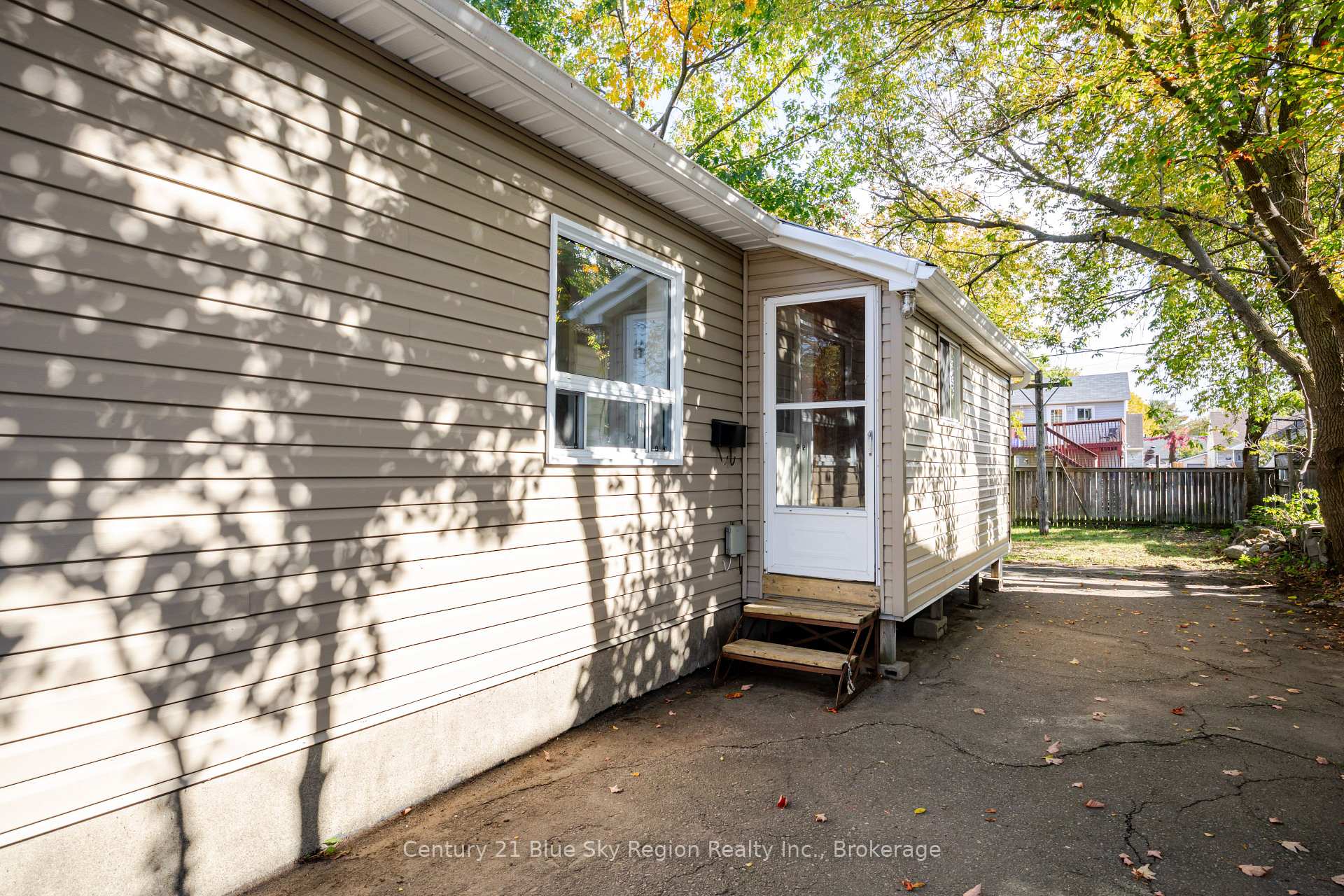 Photo 24 of 1133 Franklin Street, North Bay, Central — HOMEH