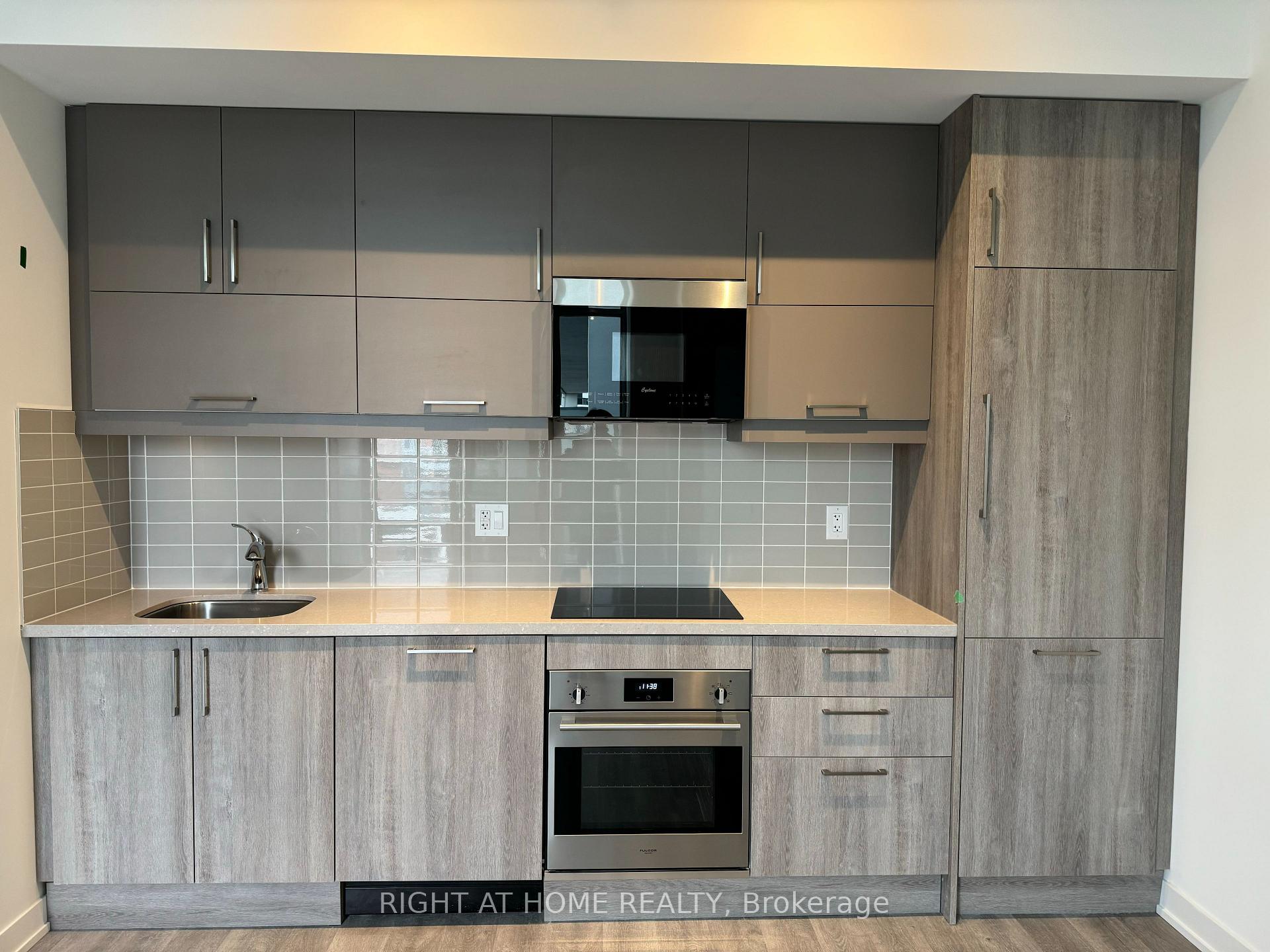 Photo 3 of Unit A1405, 8119 Birchmount Road N, Markham, Unionville — HOMEH