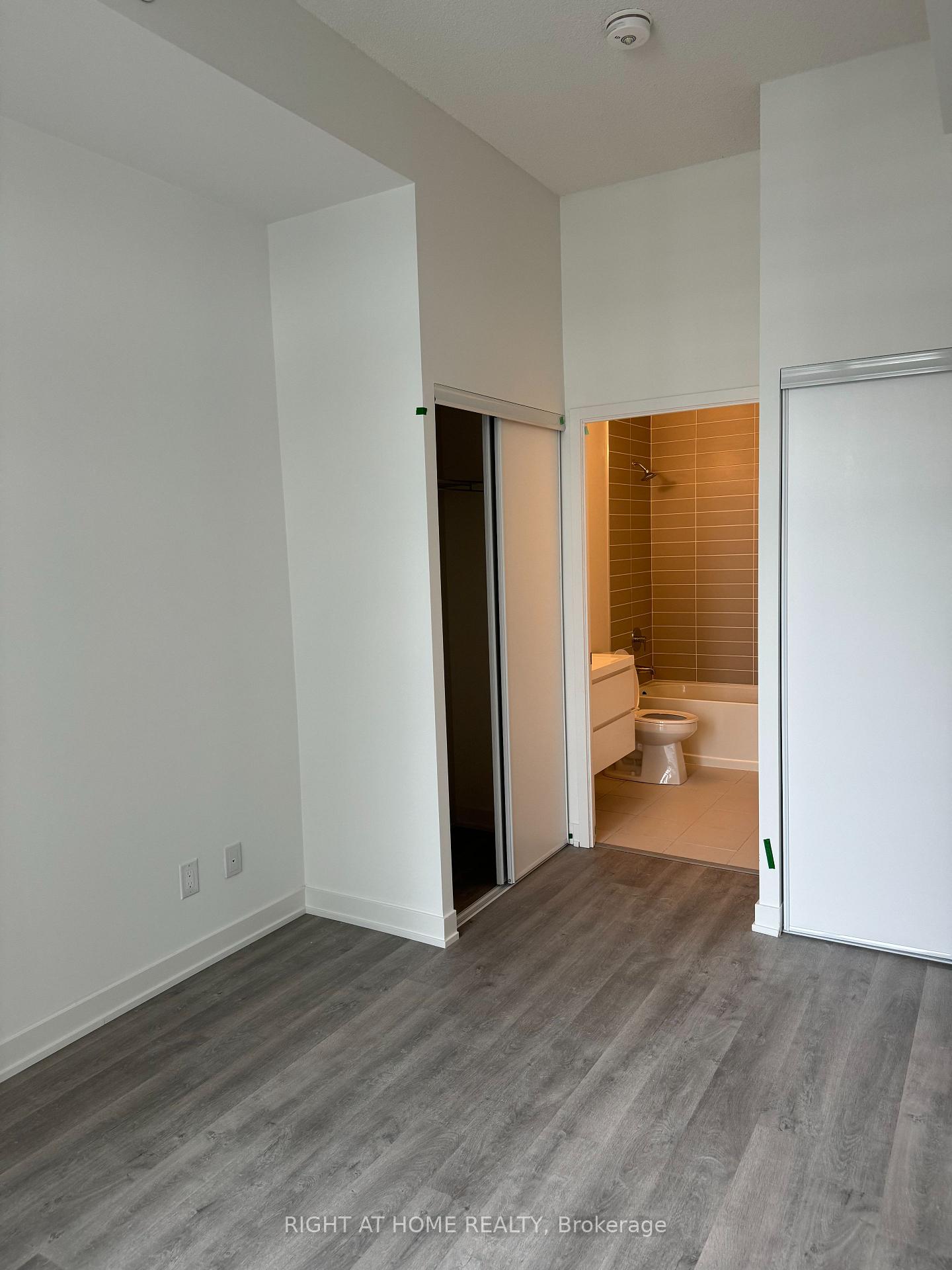 Photo 7 of Unit A1405, 8119 Birchmount Road N, Markham, Unionville — HOMEH