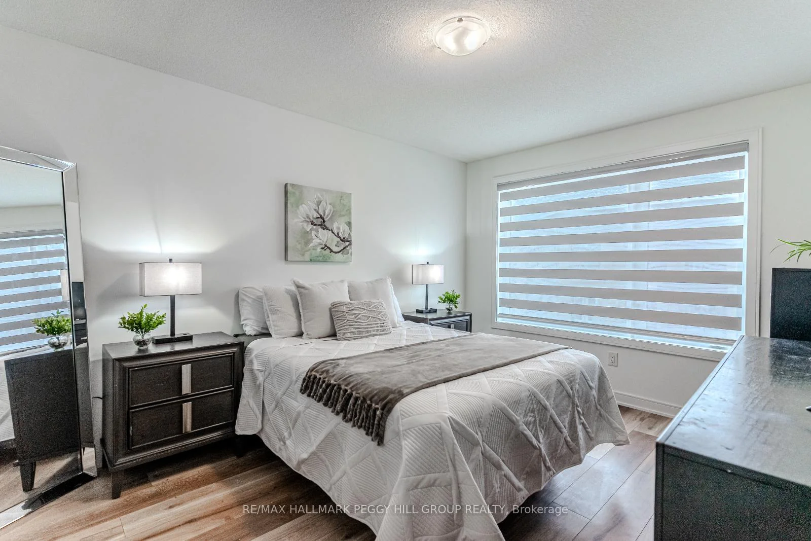Photo 14 of 9 Red Maple Lane, Barrie, Innis-Shore — HOMEH