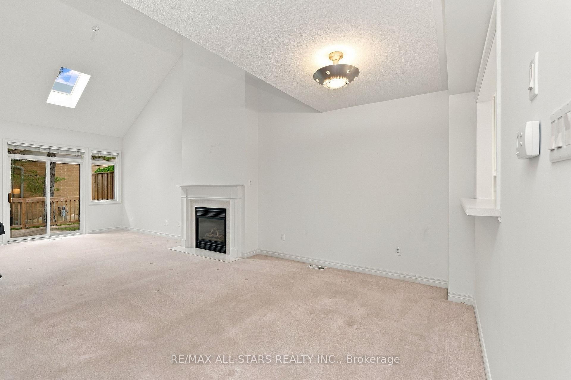 Photo 4 of 28 Blue Heron Beach Way, Markham, Greensborough — HOMEH
