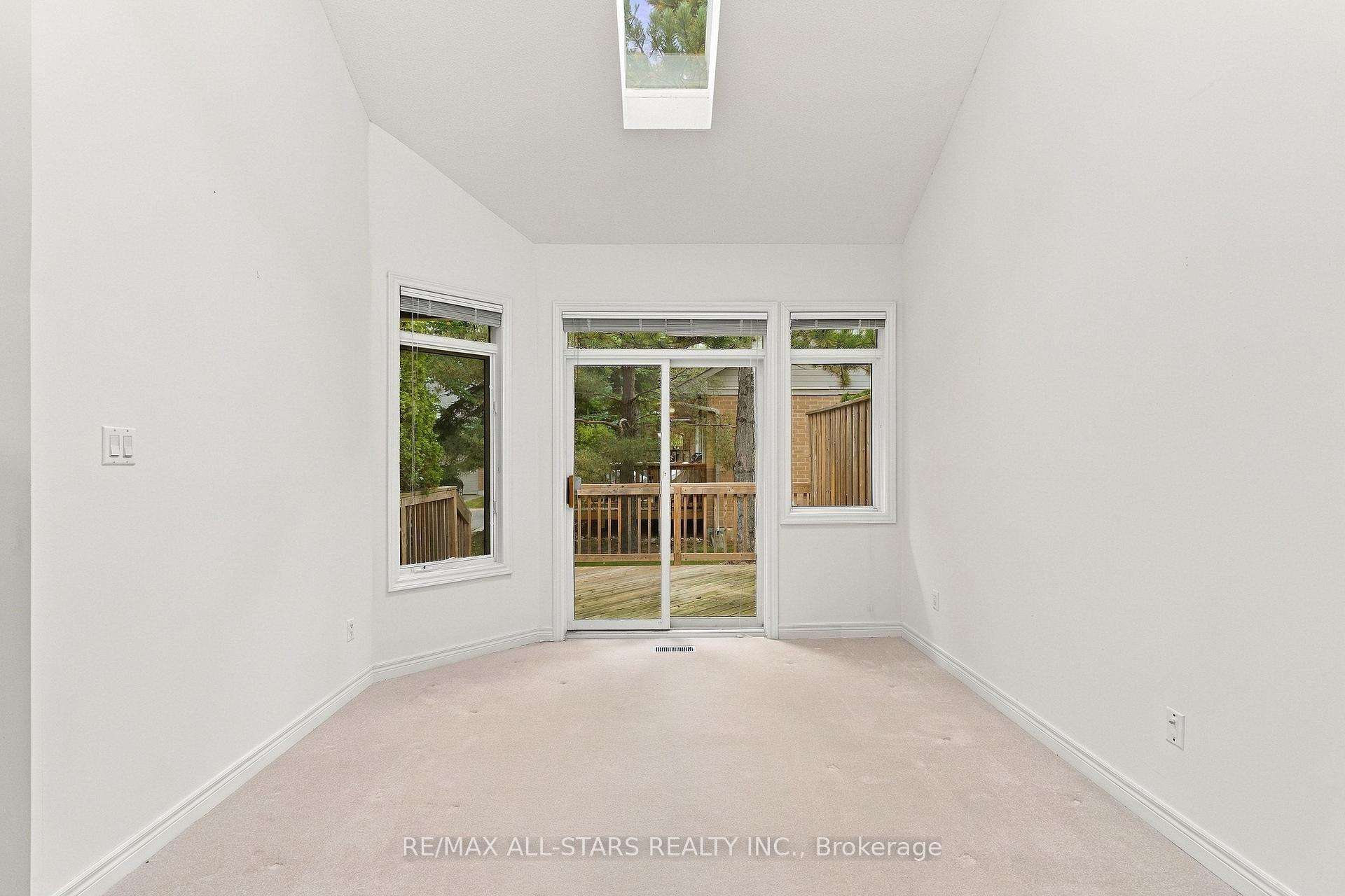 Photo 9 of 28 Blue Heron Beach Way, Markham, Greensborough — HOMEH