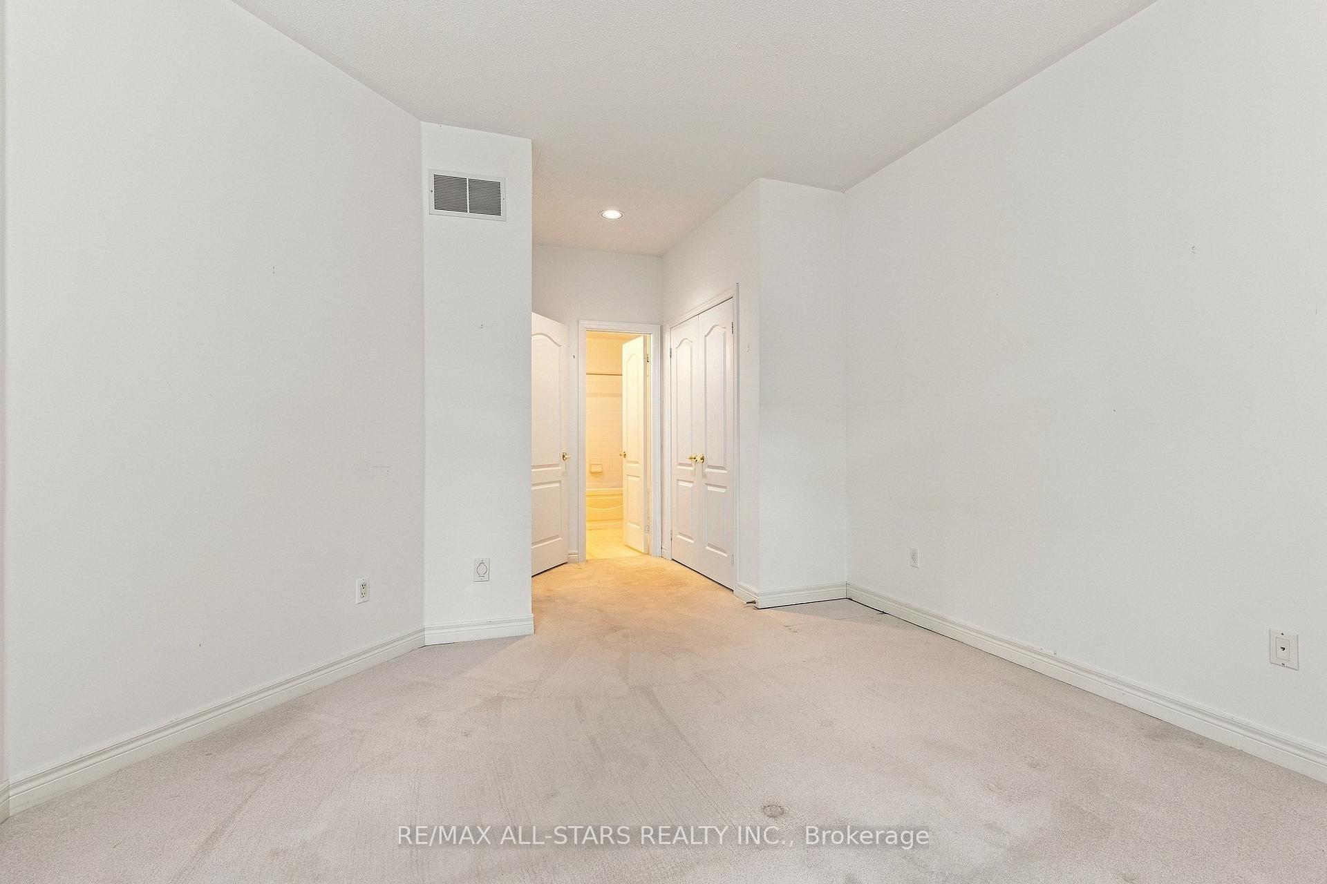 Photo 29 of 28 Blue Heron Beach Way, Markham, Greensborough — HOMEH
