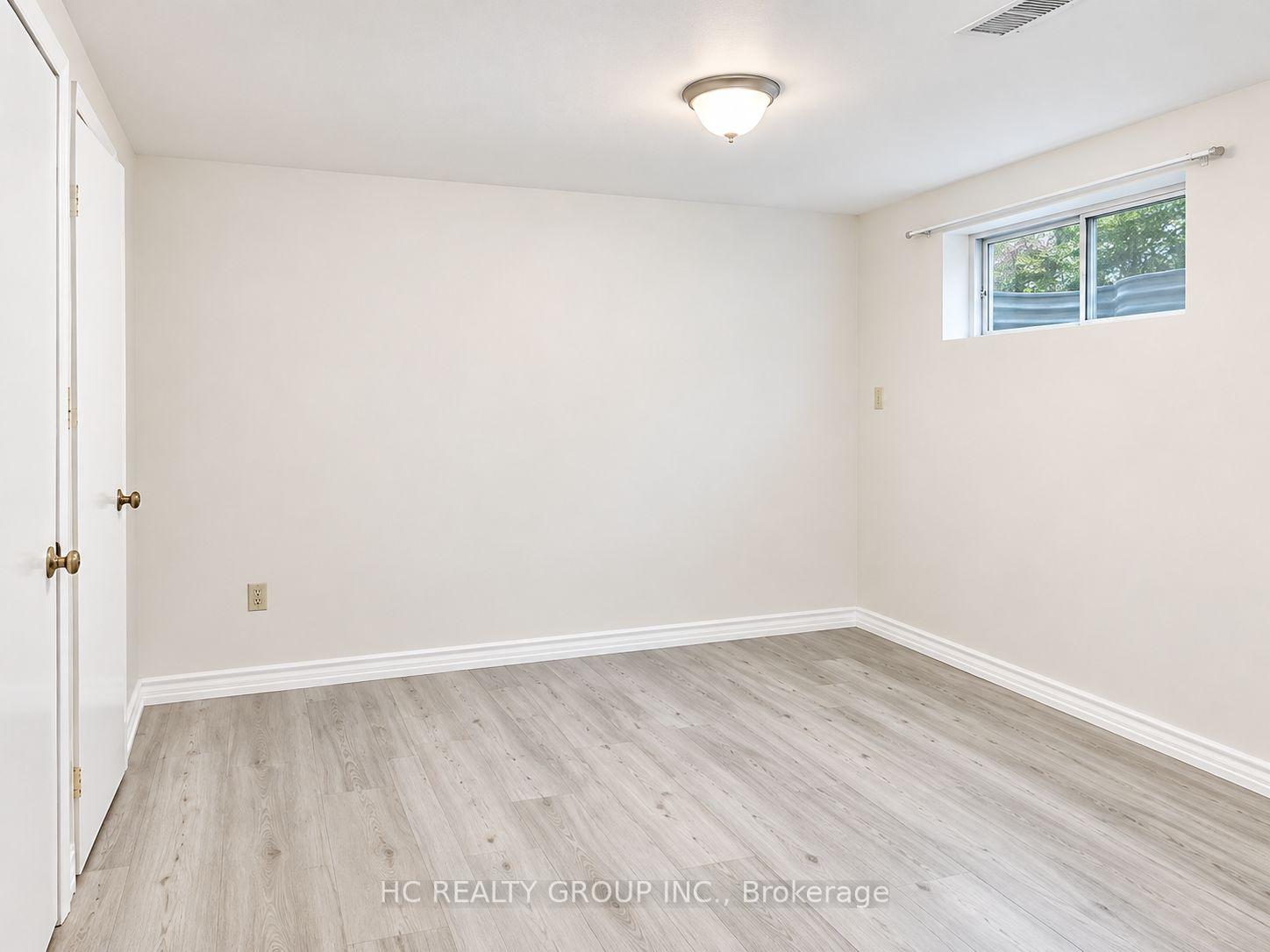 Photo 5 of Unit Bsmt, 156 Major Buttons Drive, Markham, Sherwood-Amberglen — HOMEH