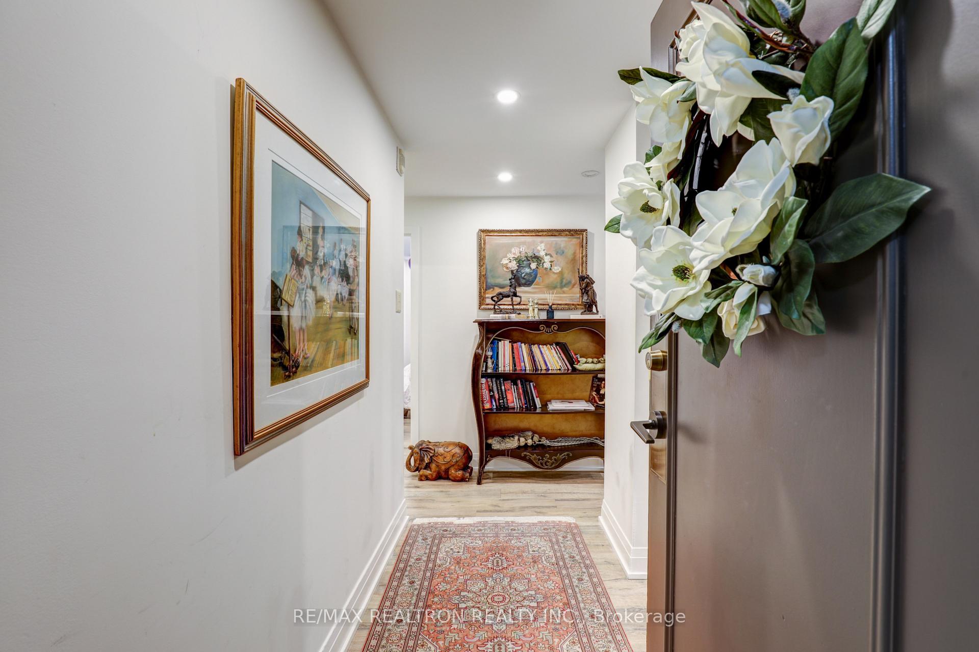 Photo 2 of Unit 709, 60 Inverlochy Boulevard, Markham, Royal Orchard — HOMEH