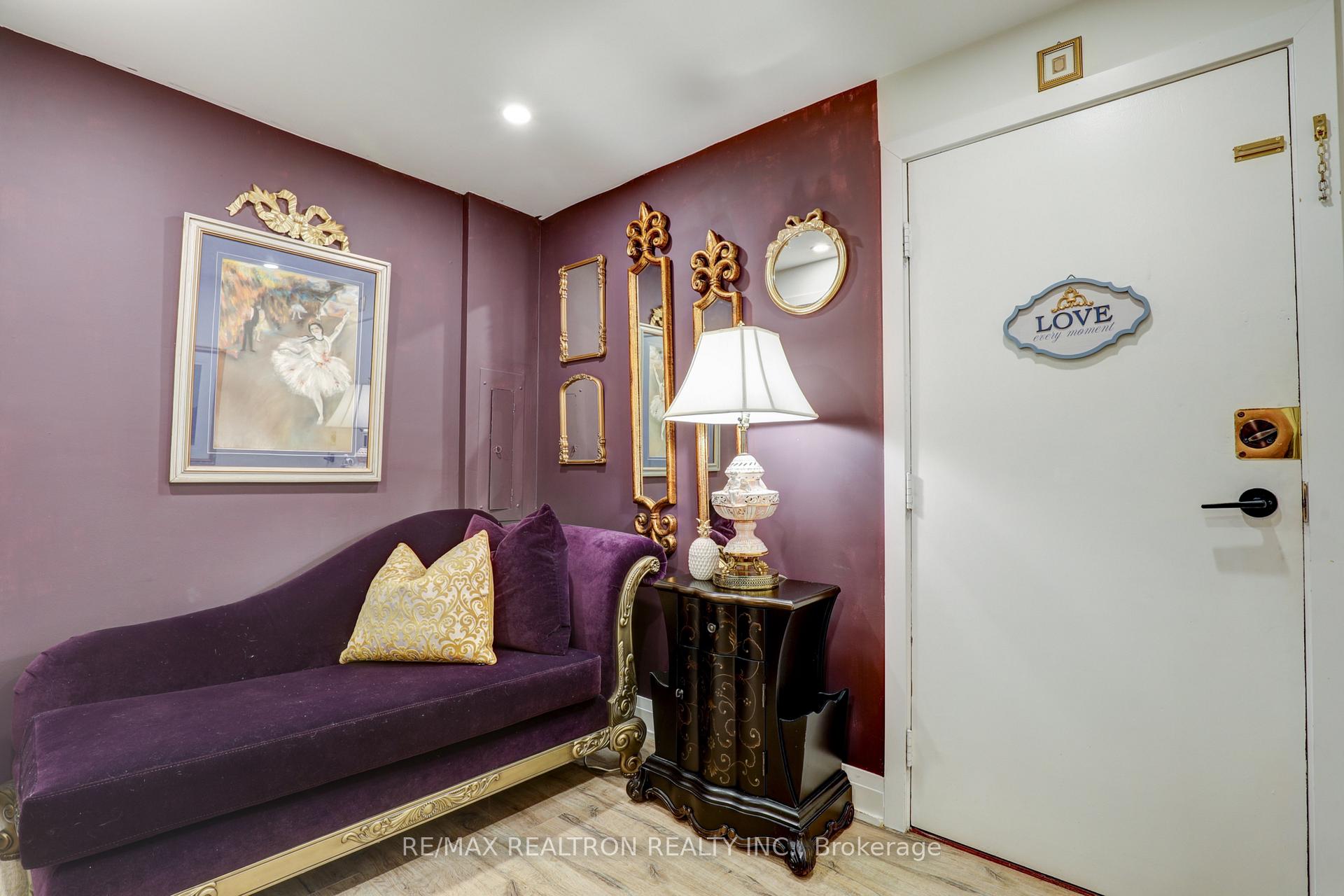 Photo 3 of Unit 709, 60 Inverlochy Boulevard, Markham, Royal Orchard — HOMEH