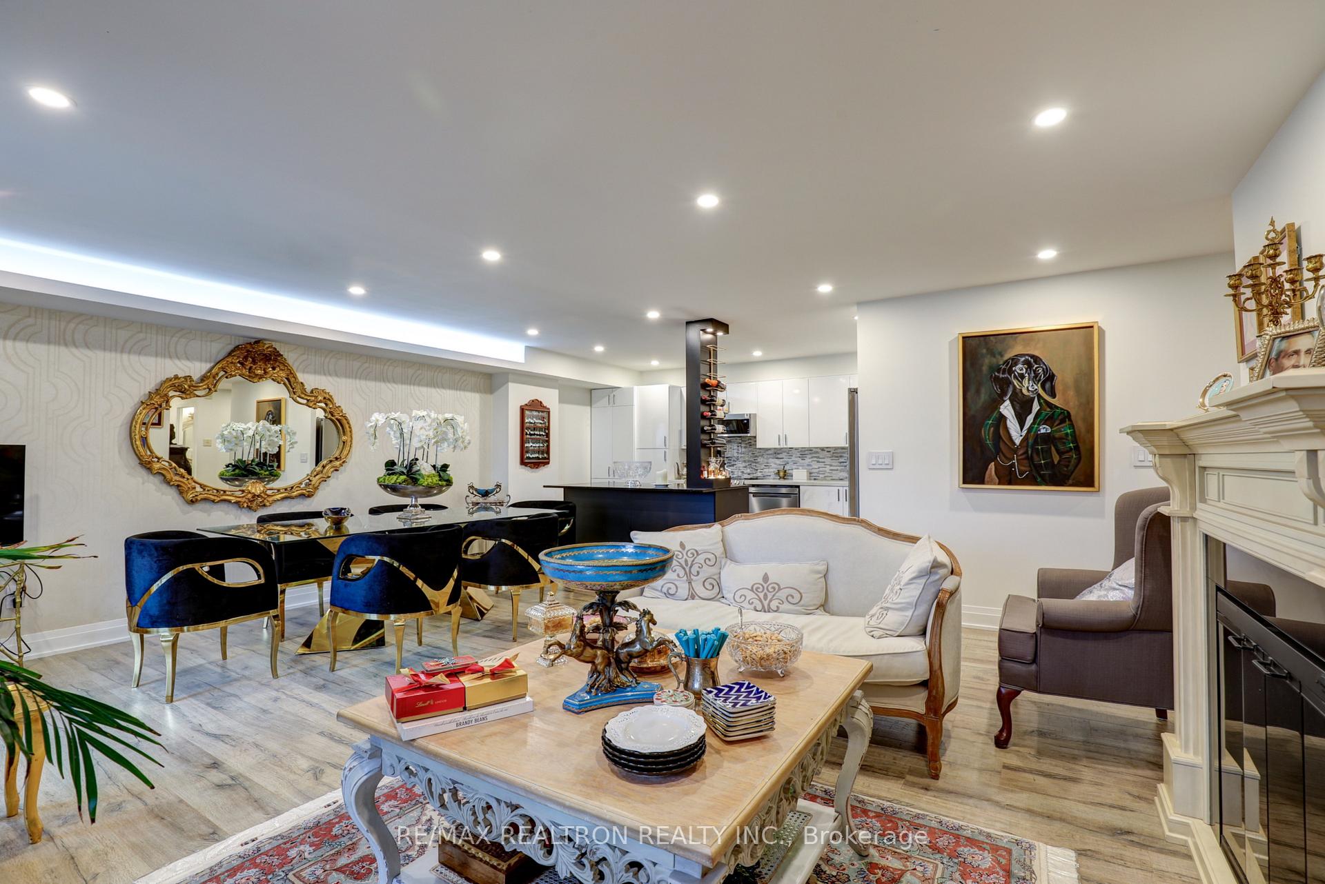 Photo 8 of Unit 709, 60 Inverlochy Boulevard, Markham, Royal Orchard — HOMEH