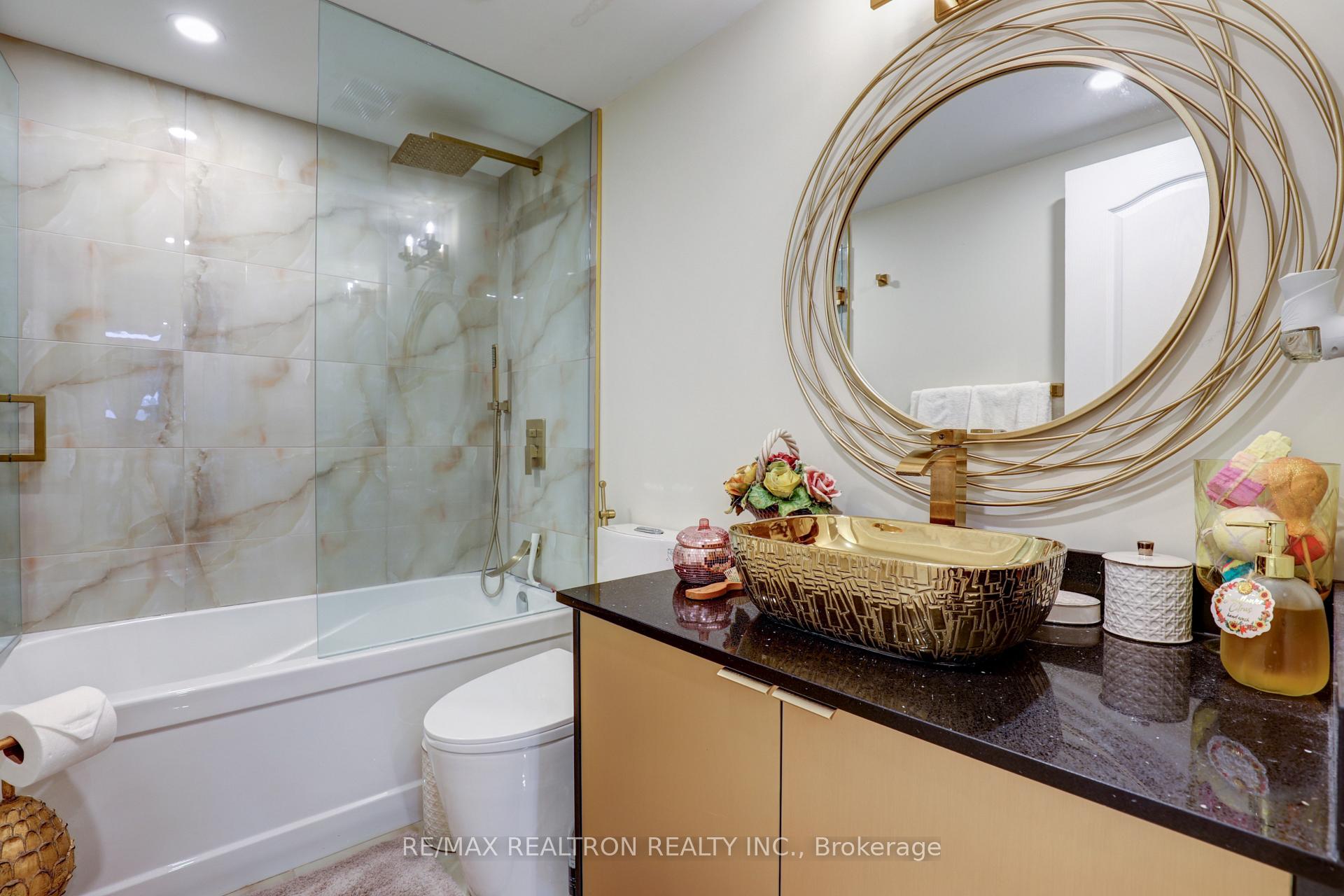Photo 16 of Unit 709, 60 Inverlochy Boulevard, Markham, Royal Orchard — HOMEH