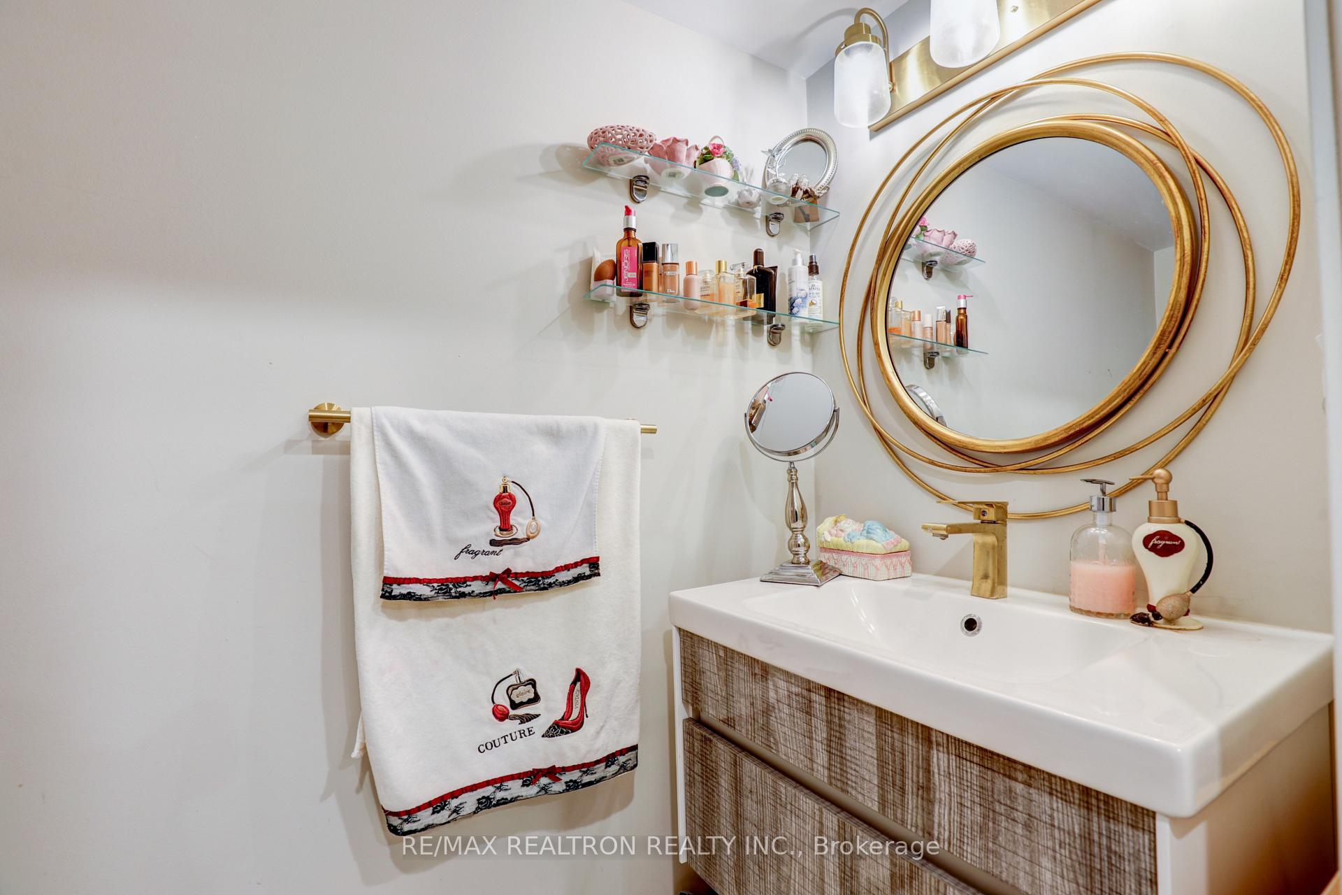 Photo 21 of Unit 709, 60 Inverlochy Boulevard, Markham, Royal Orchard — HOMEH