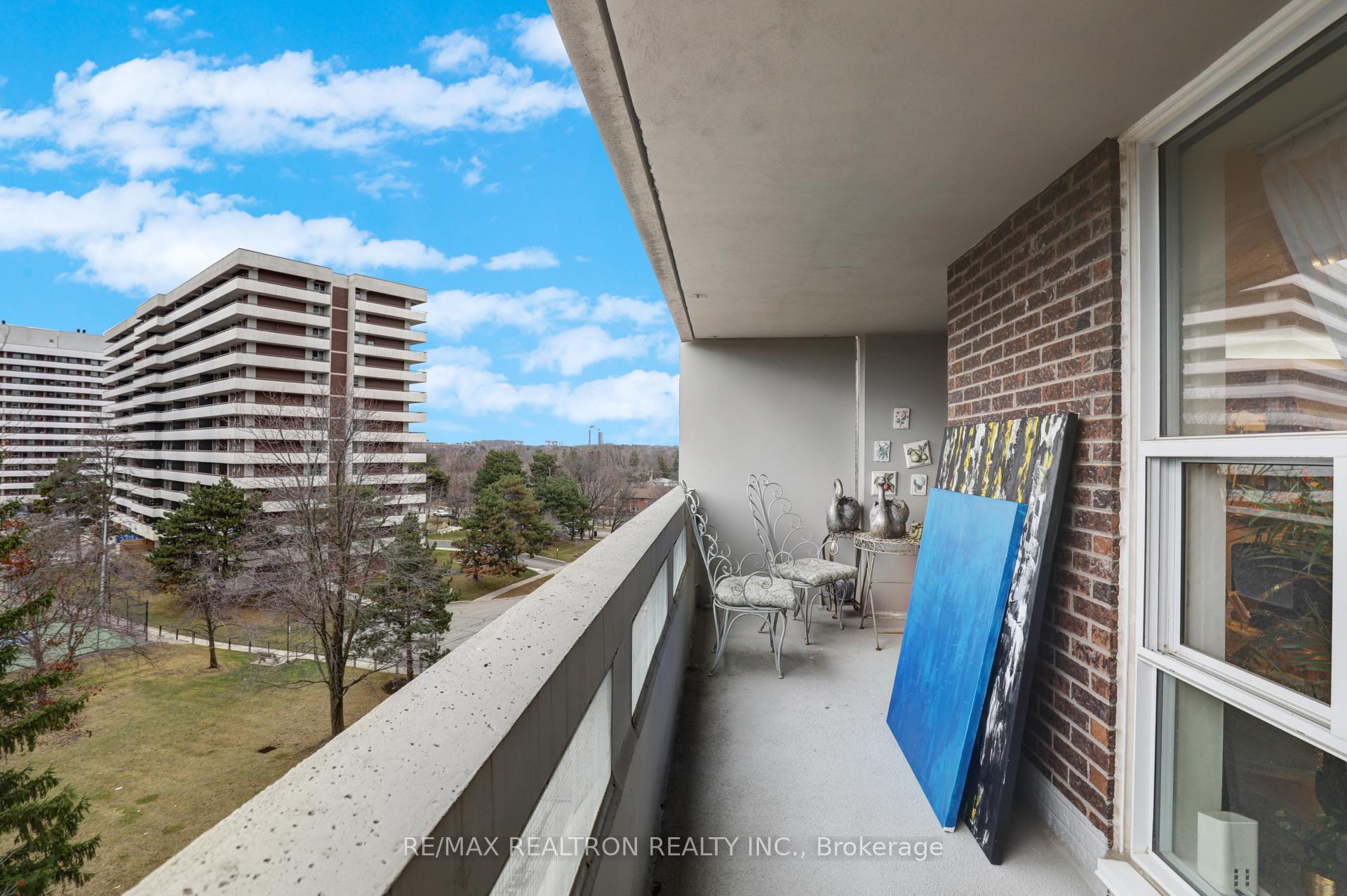 Photo 23 of Unit 709, 60 Inverlochy Boulevard, Markham, Royal Orchard — HOMEH