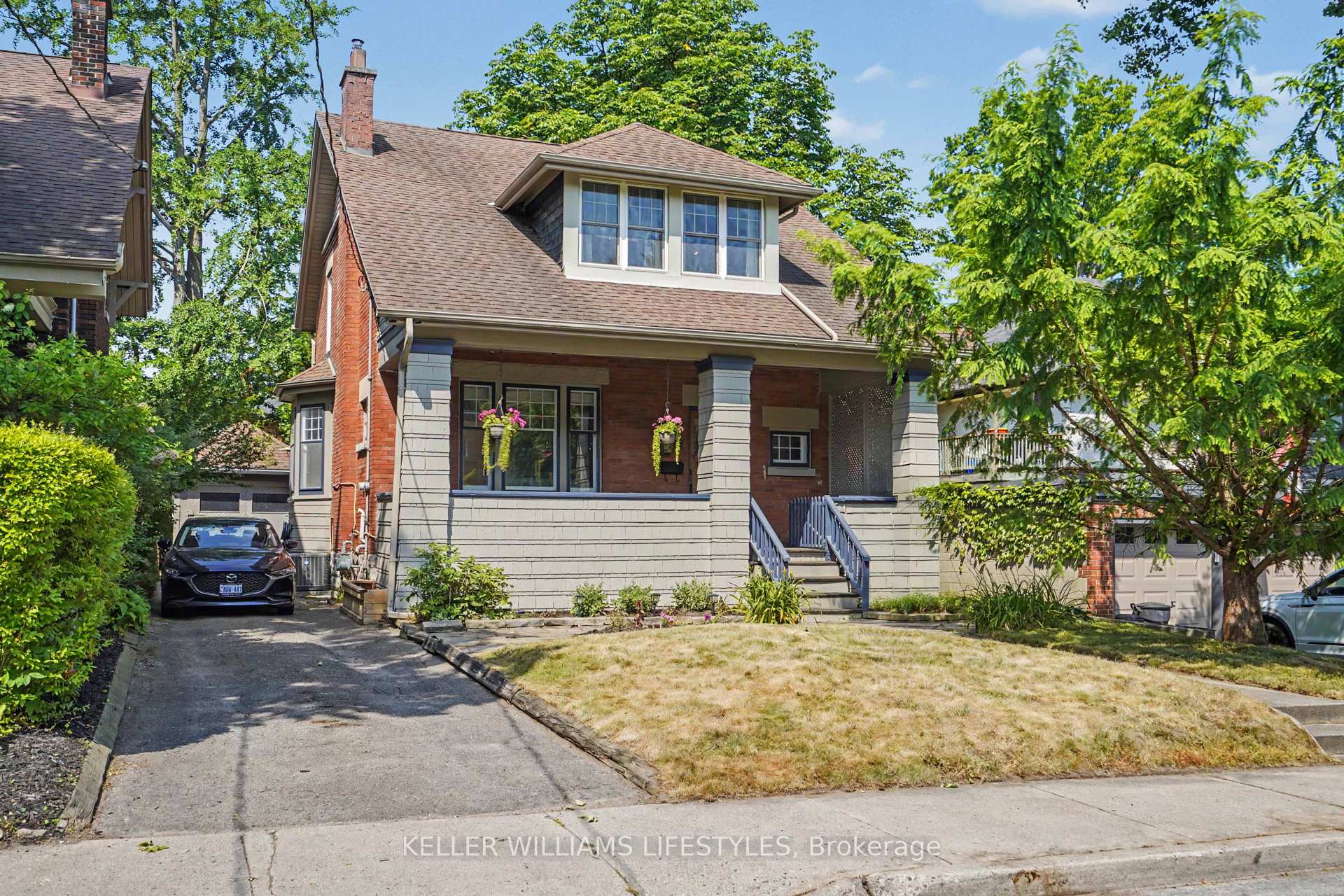 Front of 31 Gerrard Street