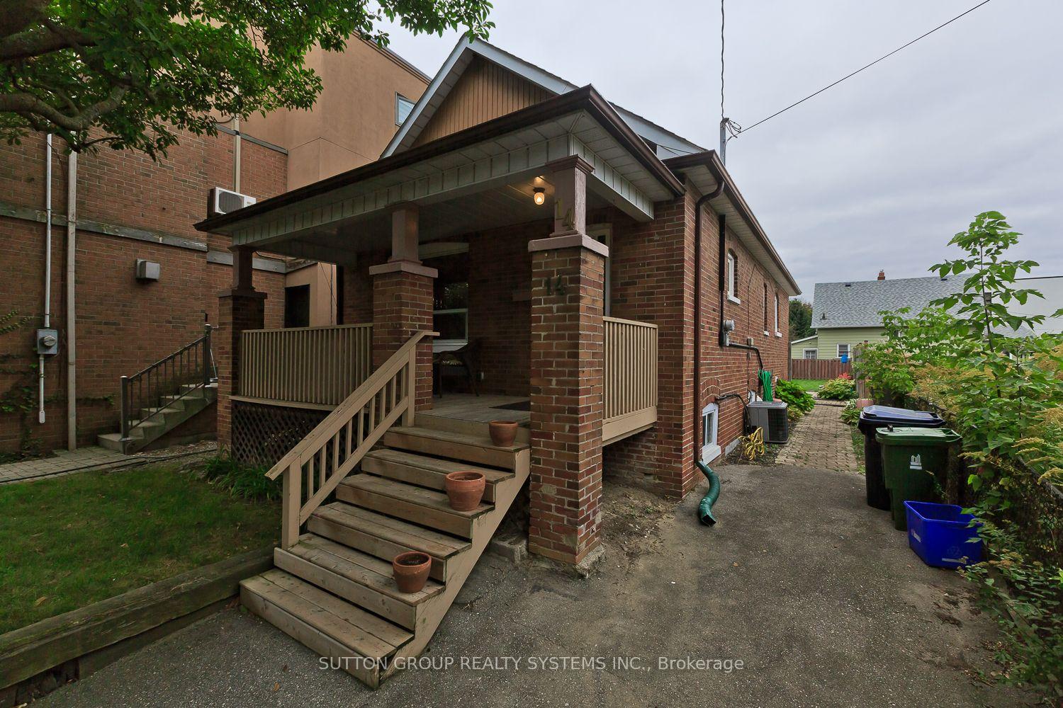 Photo 3 of 14 Lake Shore Drive, Etobicoke, New Toronto — HOMEH