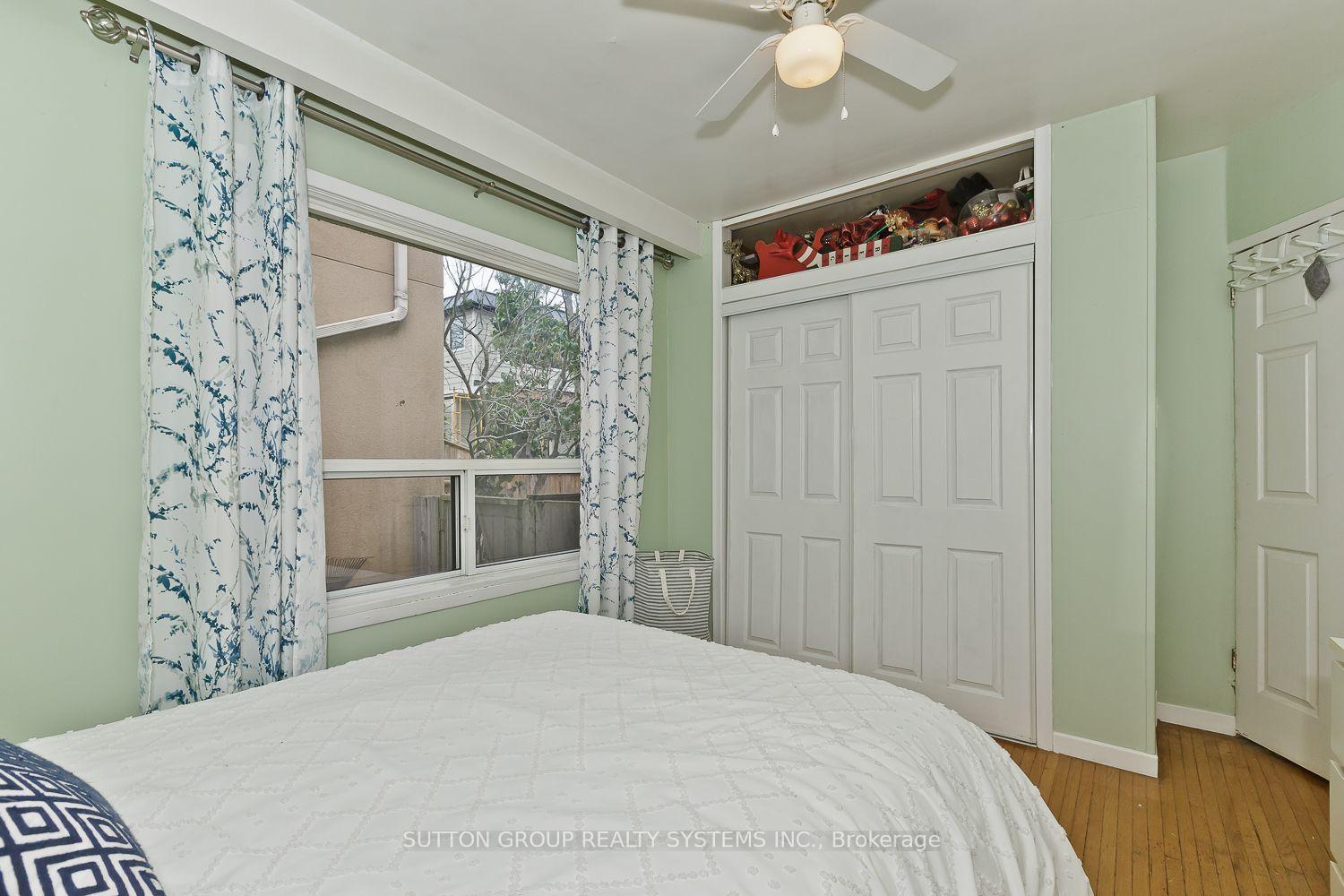 Photo 16 of 14 Lake Shore Drive, Etobicoke, New Toronto — HOMEH