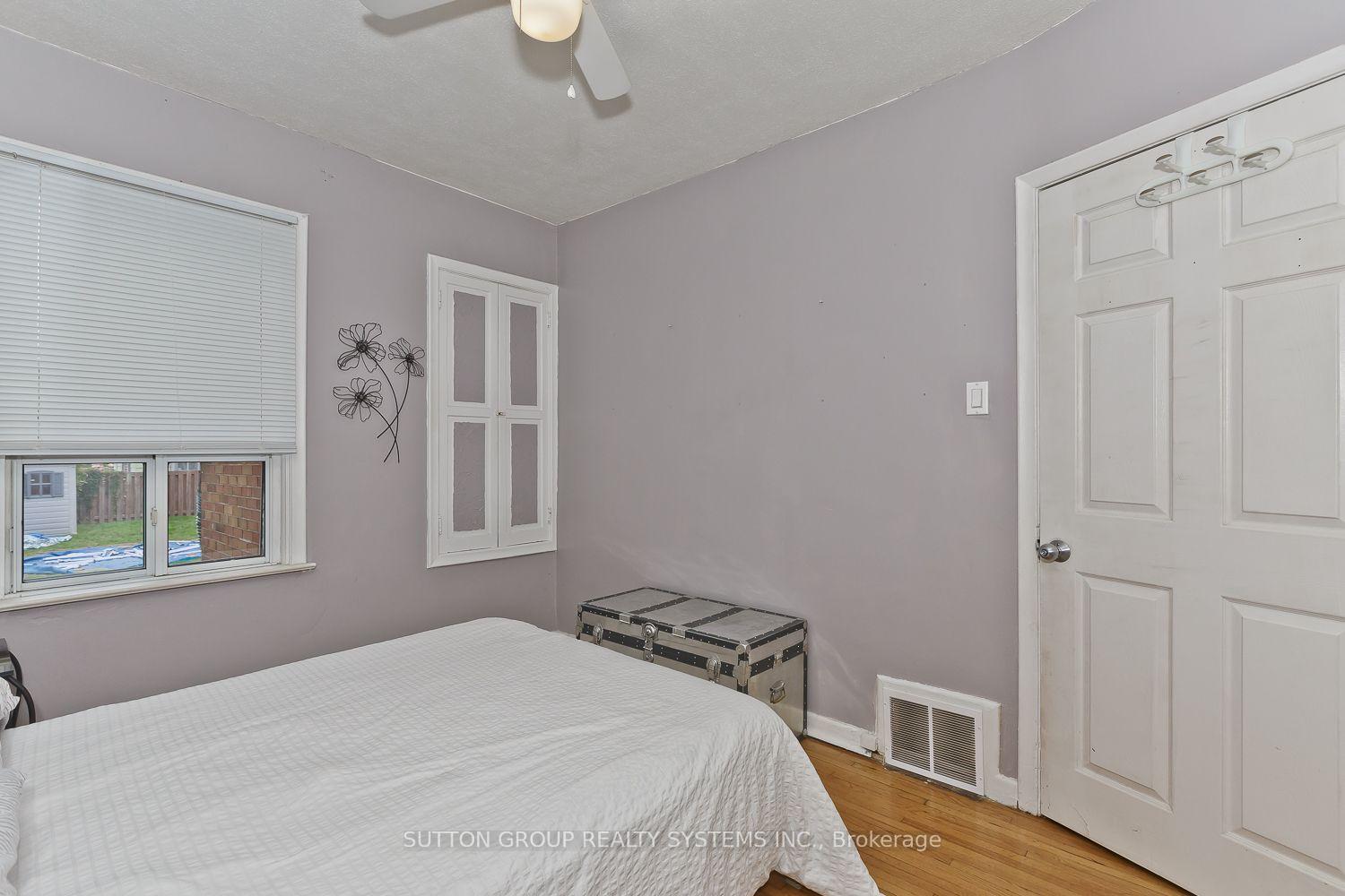 Photo 18 of 14 Lake Shore Drive, Etobicoke, New Toronto — HOMEH