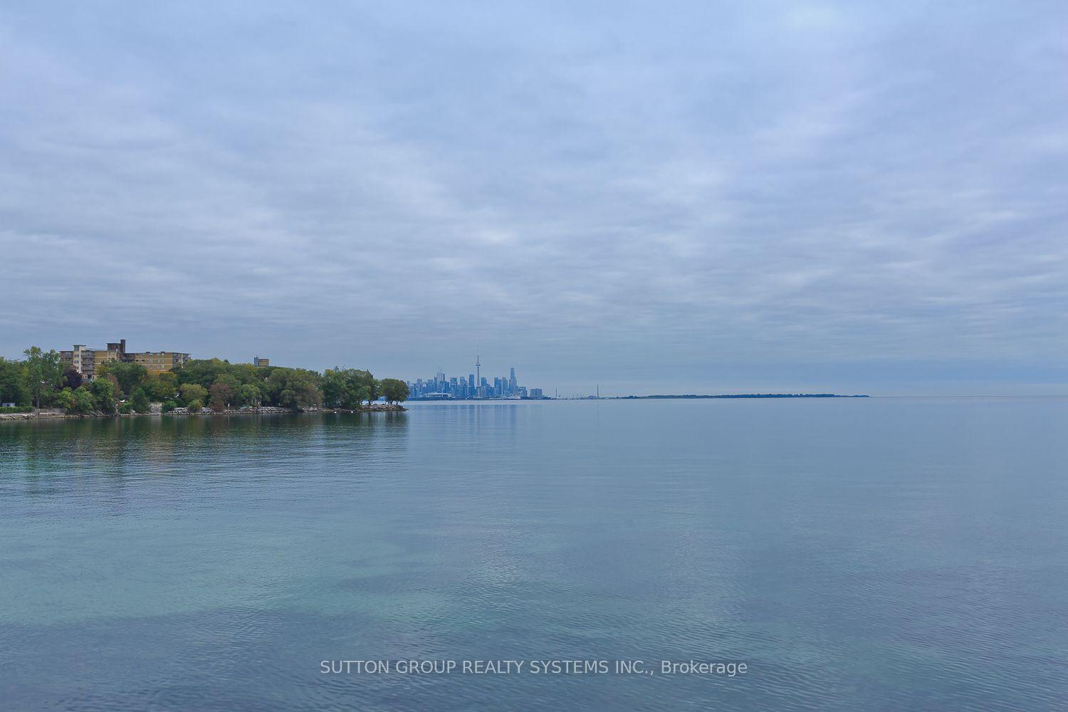 Photo 37 of 14 Lake Shore Drive, Etobicoke, New Toronto — HOMEH
