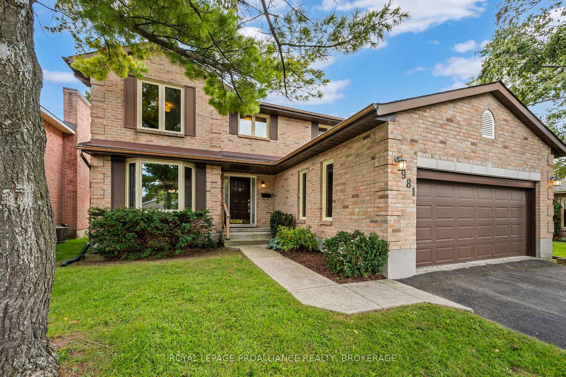Photo 2 of 981 Edinborough Crescent, Kingston, North of Taylor-Kidd Blvd — HOMEH