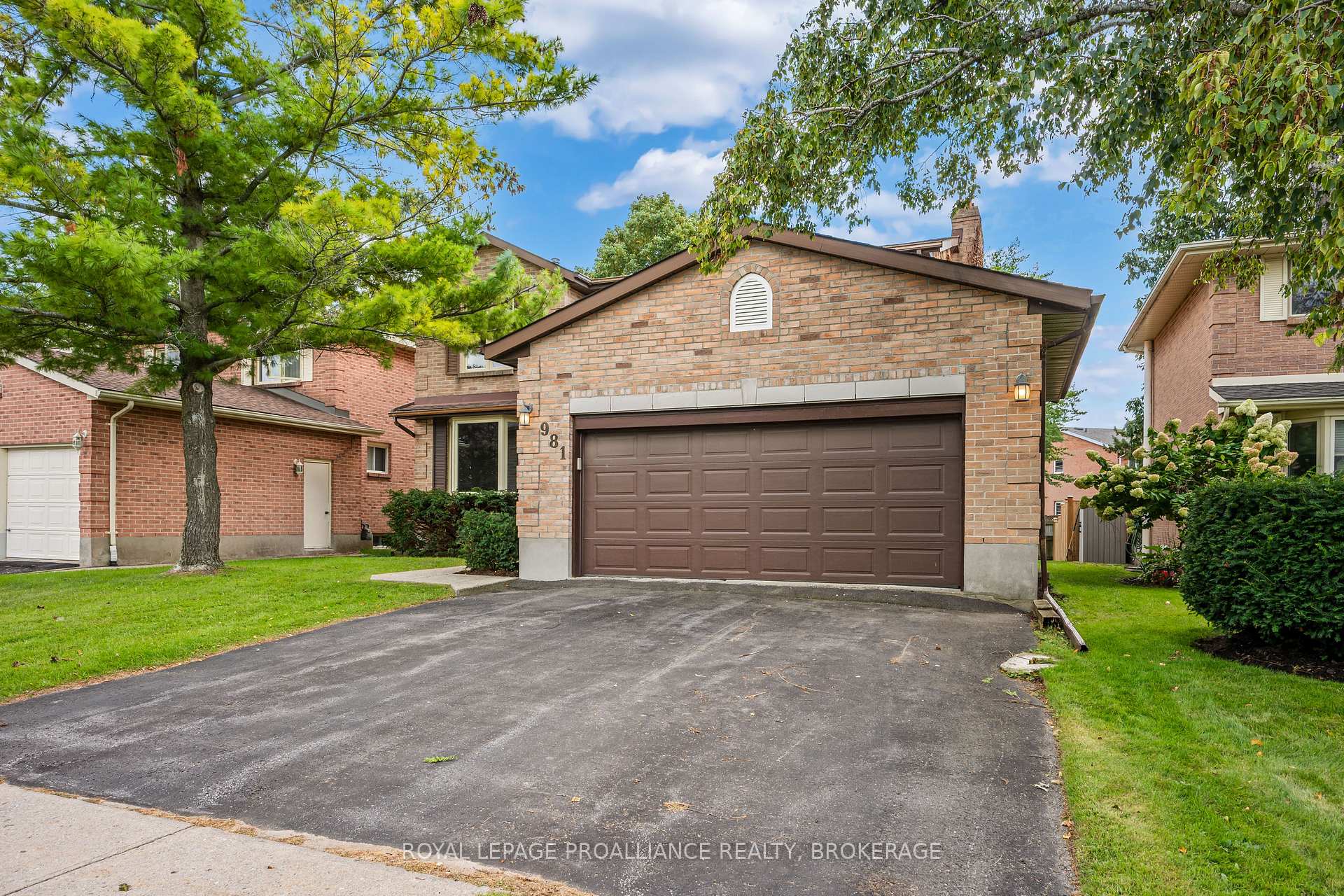 Photo 3 of 981 Edinborough Crescent, Kingston, North of Taylor-Kidd Blvd — HOMEH