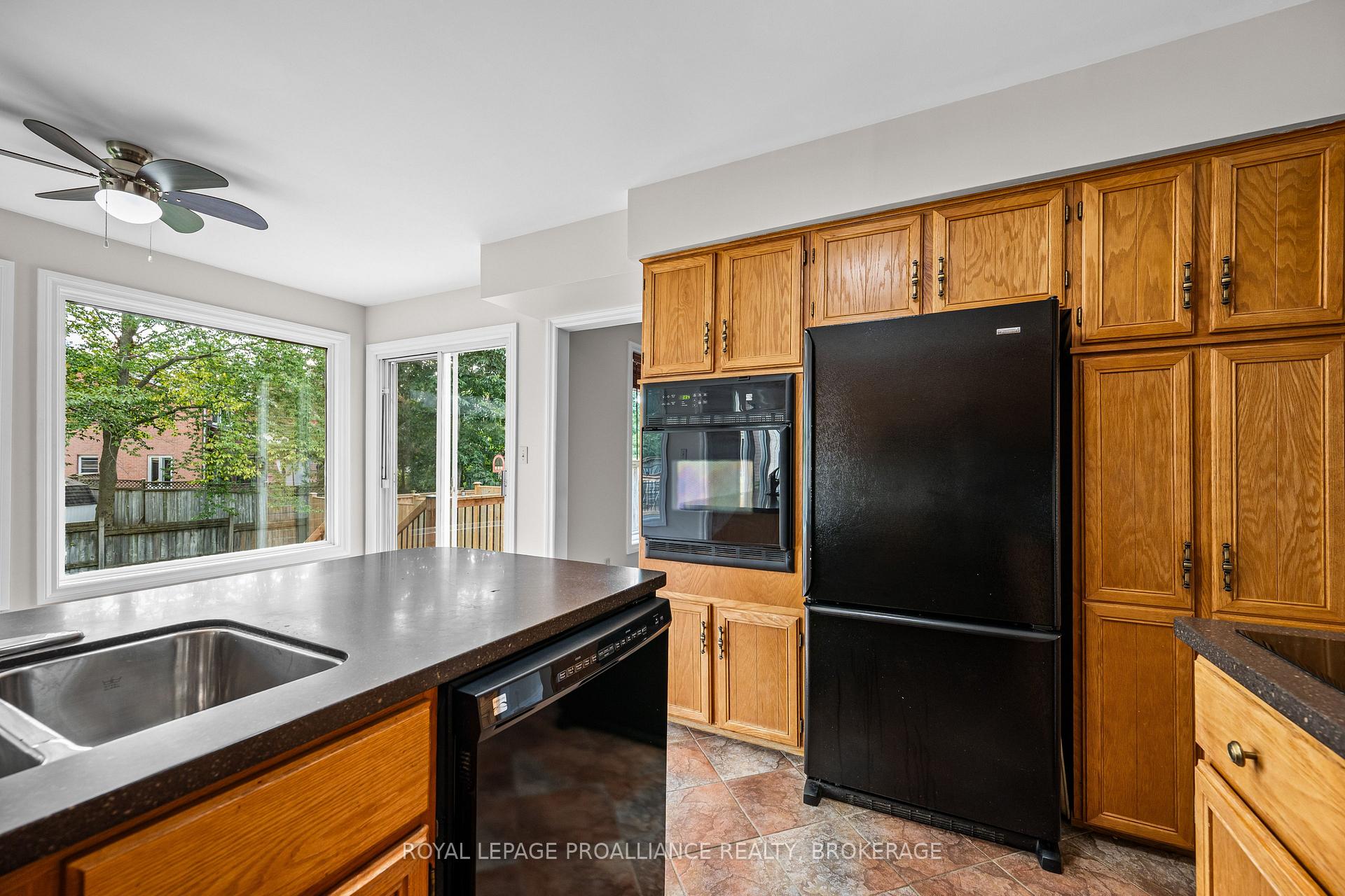 Photo 13 of 981 Edinborough Crescent, Kingston, North of Taylor-Kidd Blvd — HOMEH