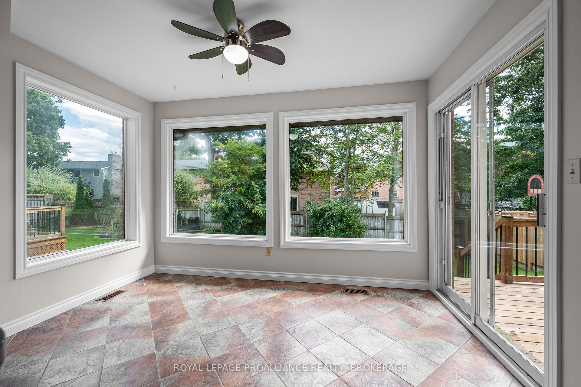 Photo 14 of 981 Edinborough Crescent, Kingston, North of Taylor-Kidd Blvd — HOMEH