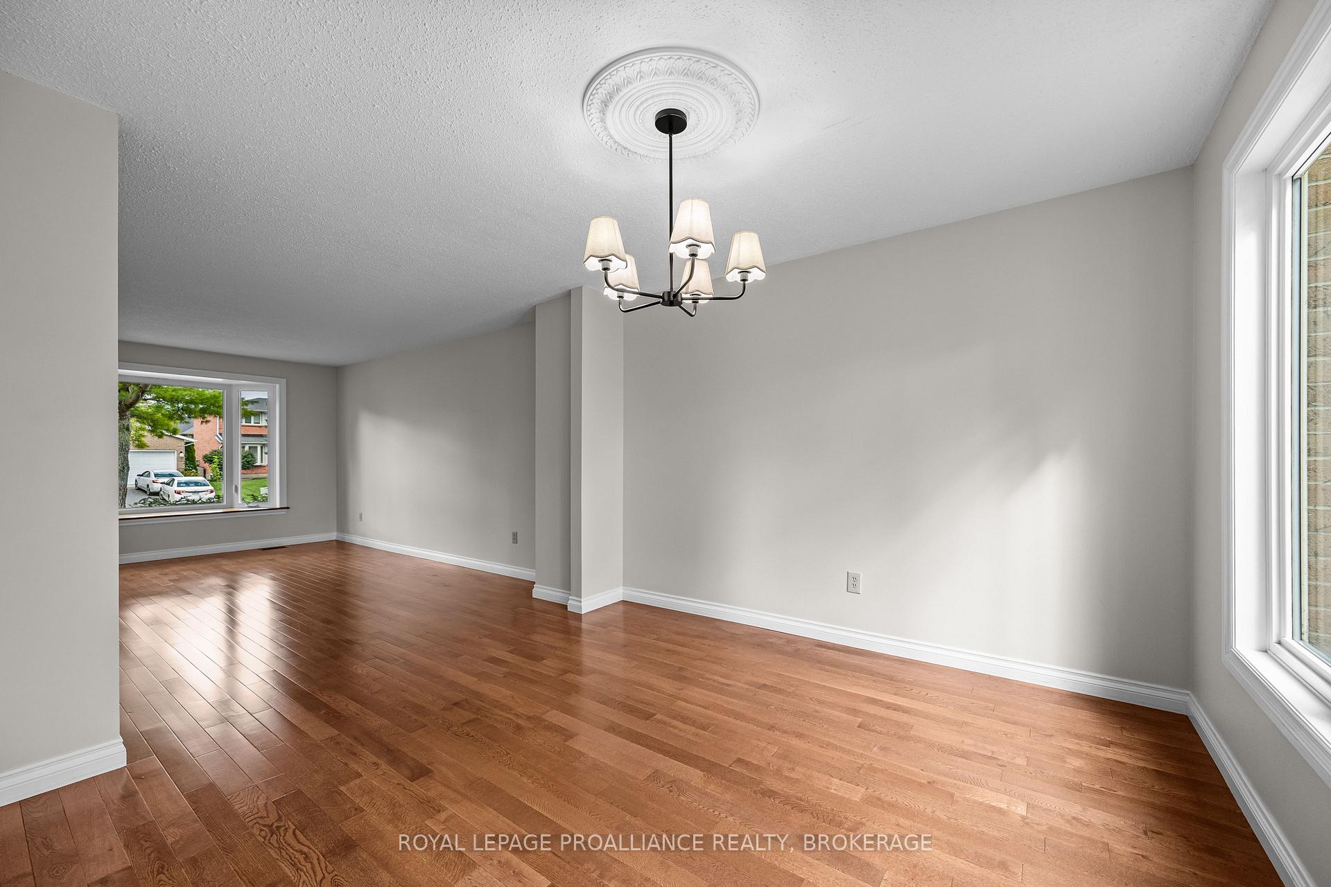 Photo 15 of 981 Edinborough Crescent, Kingston, North of Taylor-Kidd Blvd — HOMEH