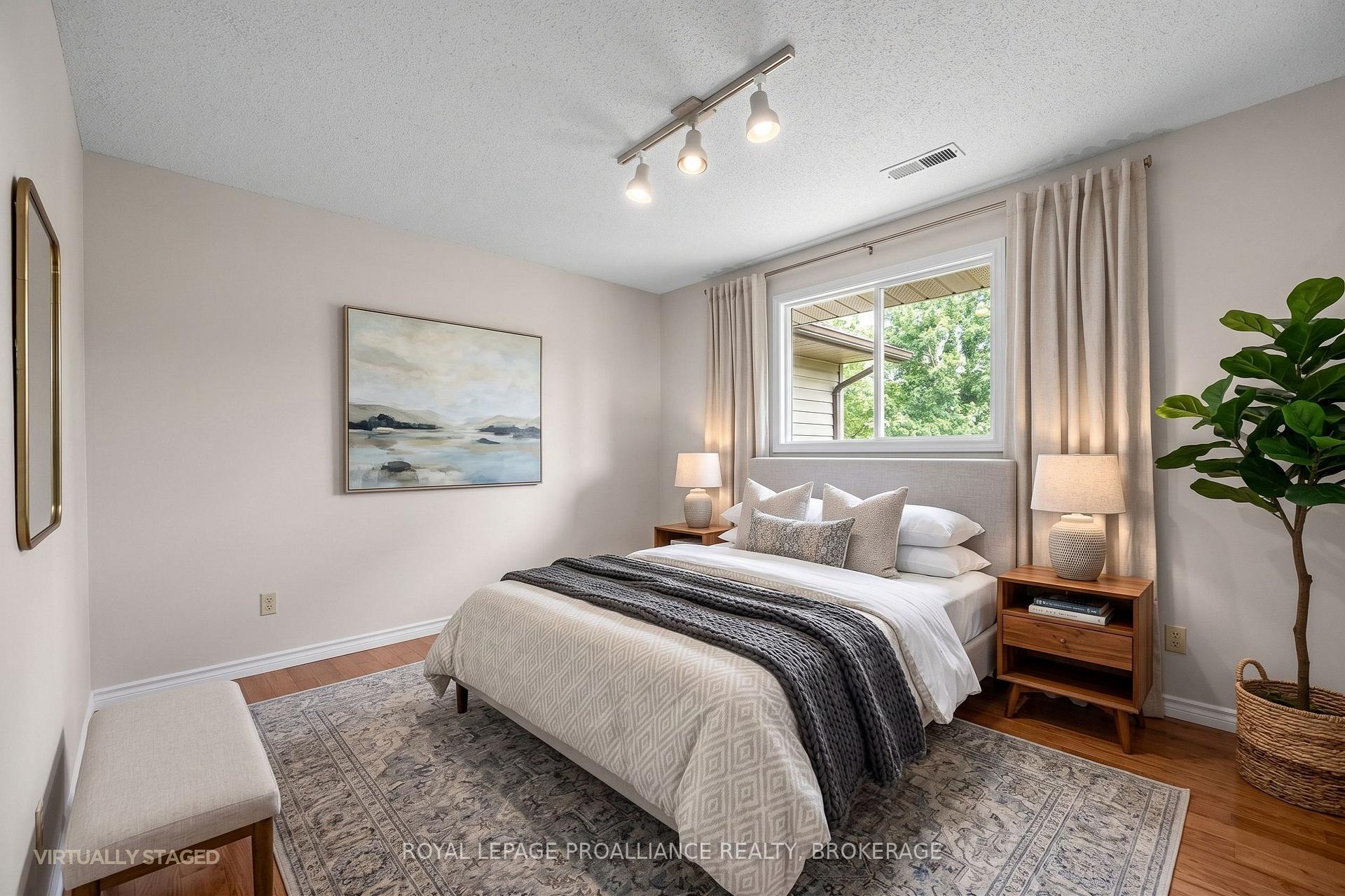 Photo 25 of 981 Edinborough Crescent, Kingston, North of Taylor-Kidd Blvd — HOMEH