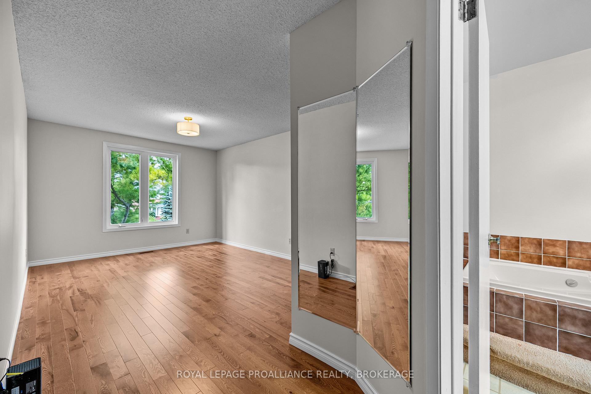 Photo 28 of 981 Edinborough Crescent, Kingston, North of Taylor-Kidd Blvd — HOMEH