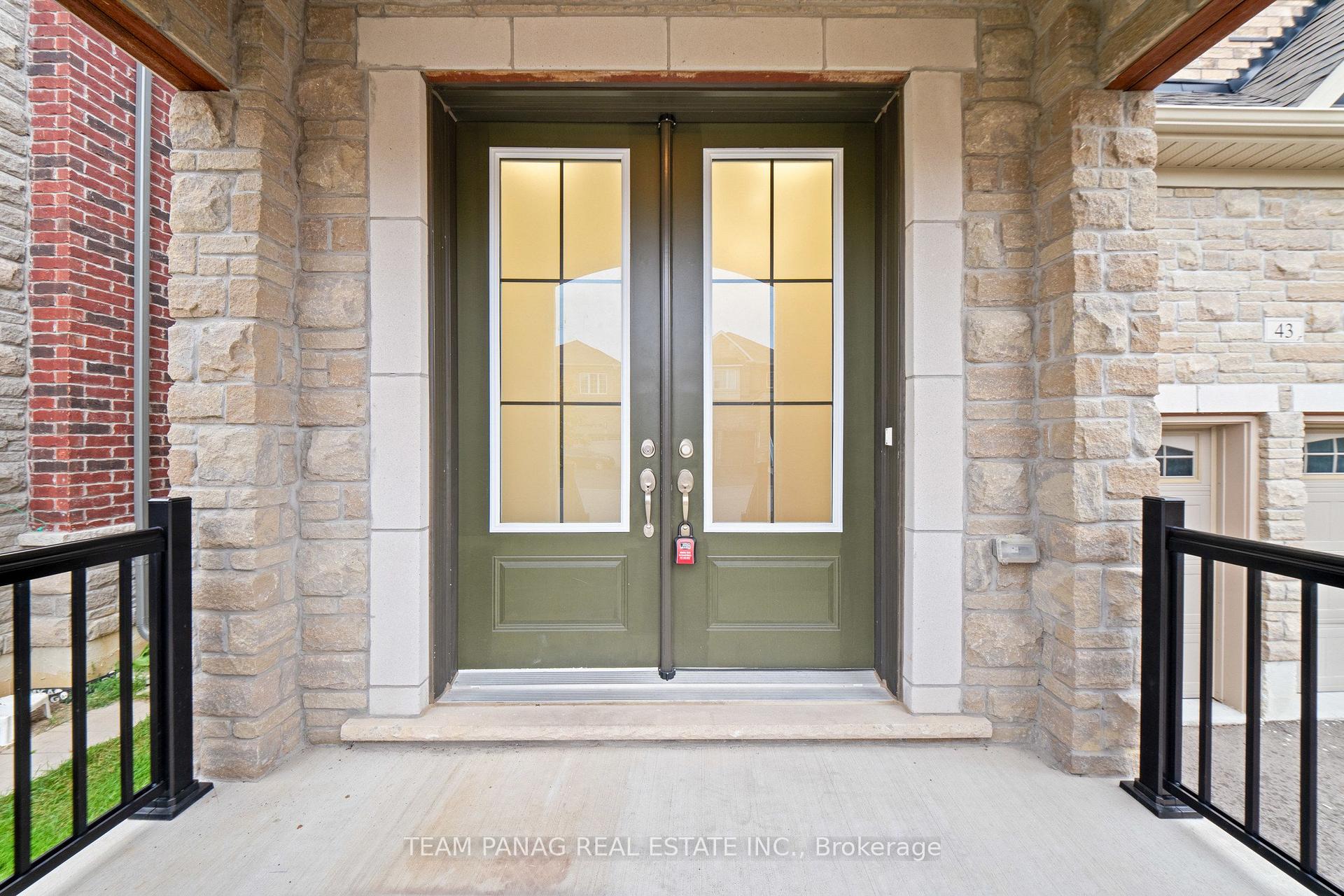 Photo 3 of 43 Rainbrook Close, Brampton, Sandringham-Wellington — HOMEH