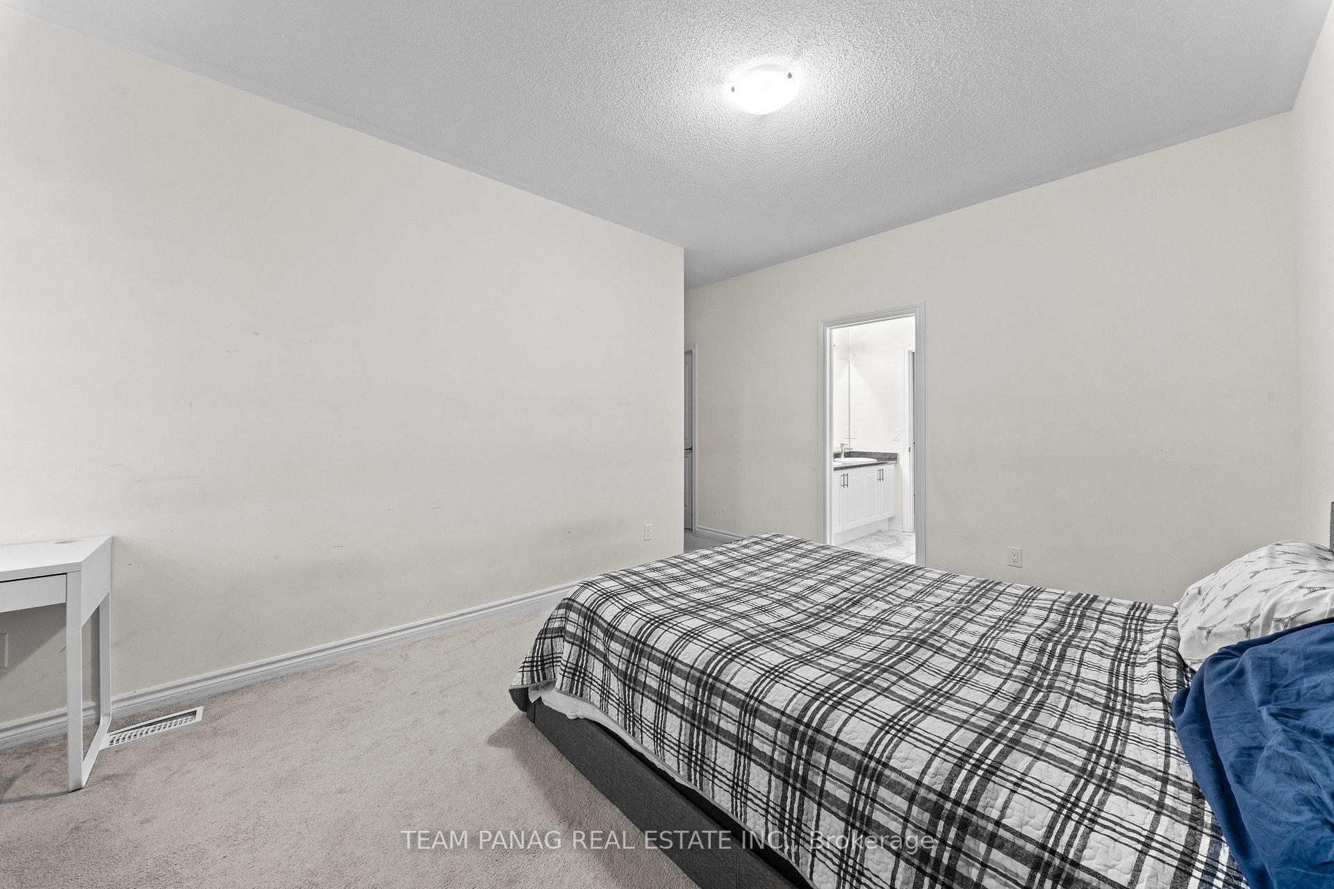 Photo 39 of 43 Rainbrook Close, Brampton, Sandringham-Wellington — HOMEH