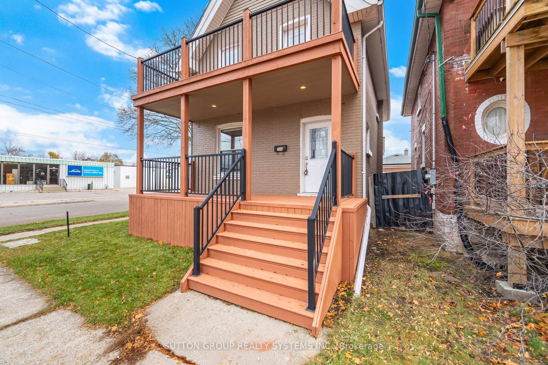 Photo 3 of 299 Park Avenue, Brantford, East Ward — HOMEH
