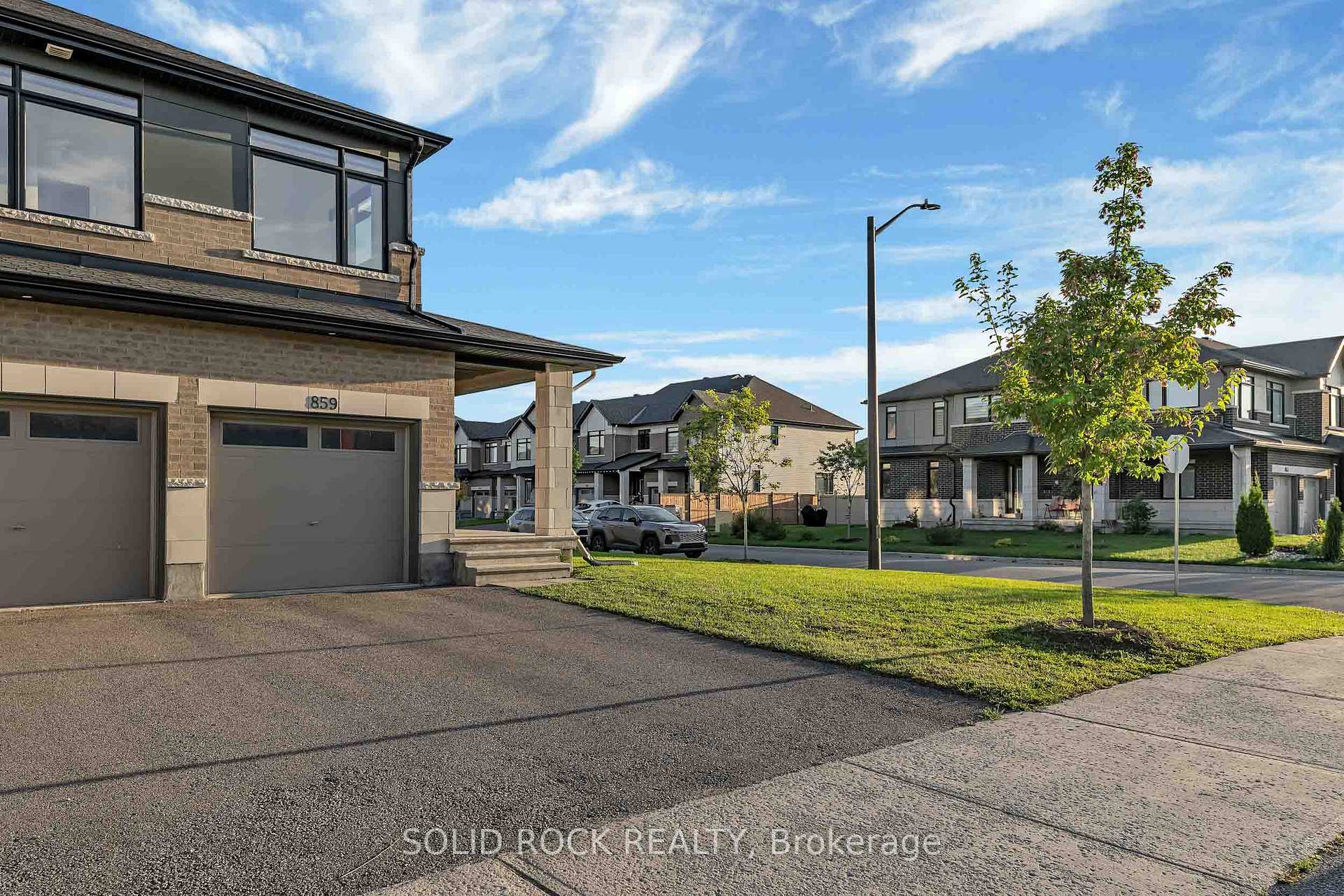Photo 2 of 859 Solarium Avenue E, Ottawa, Riverside South/Gloucester Glen — HOMEH