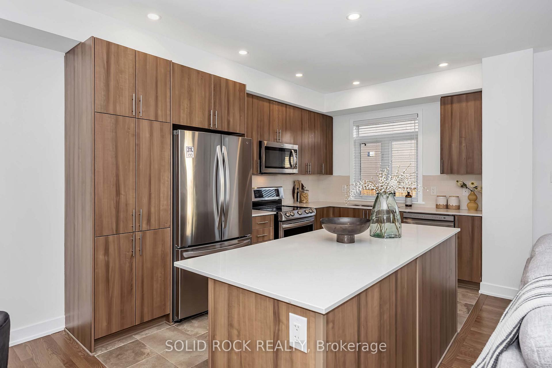 Photo 13 of 859 Solarium Avenue E, Ottawa, Riverside South/Gloucester Glen — HOMEH