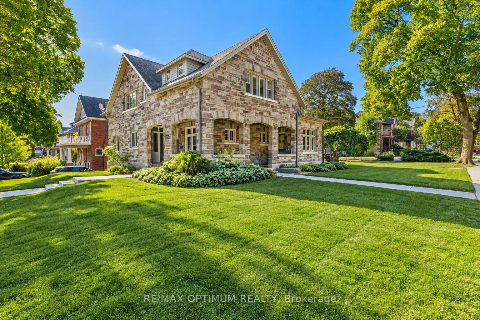 Photo 1 of 916 Queenston Road, Cambridge, Preston South — HOMEH