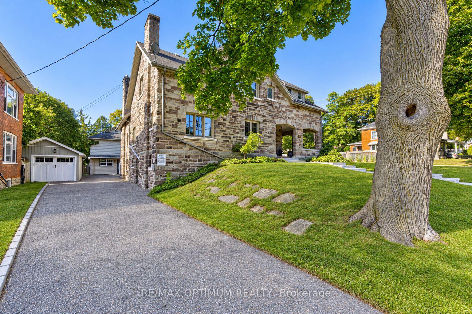 Photo 5 of 916 Queenston Road, Cambridge, Preston South — HOMEH