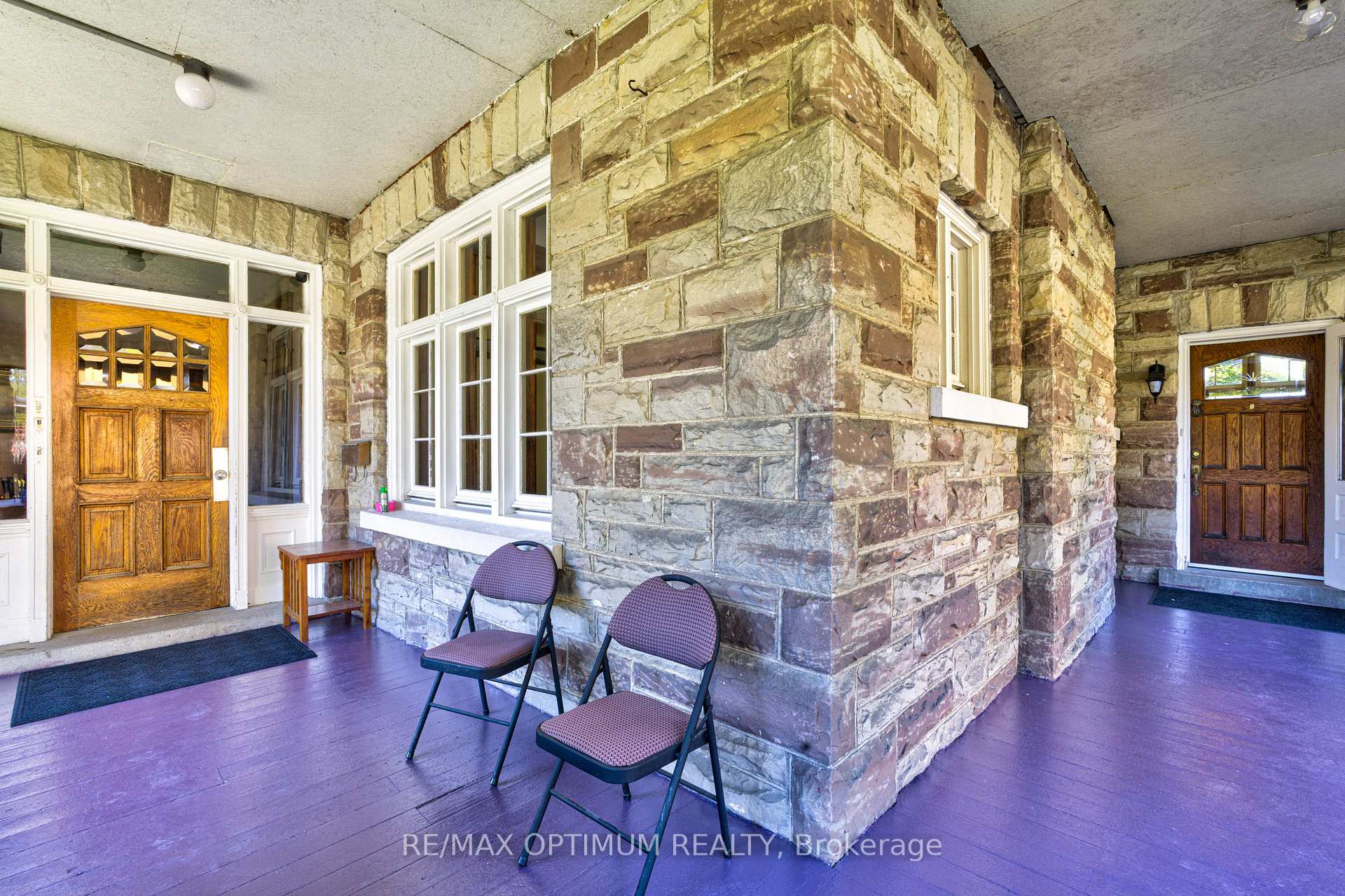 Photo 6 of 916 Queenston Road, Cambridge, Preston South — HOMEH