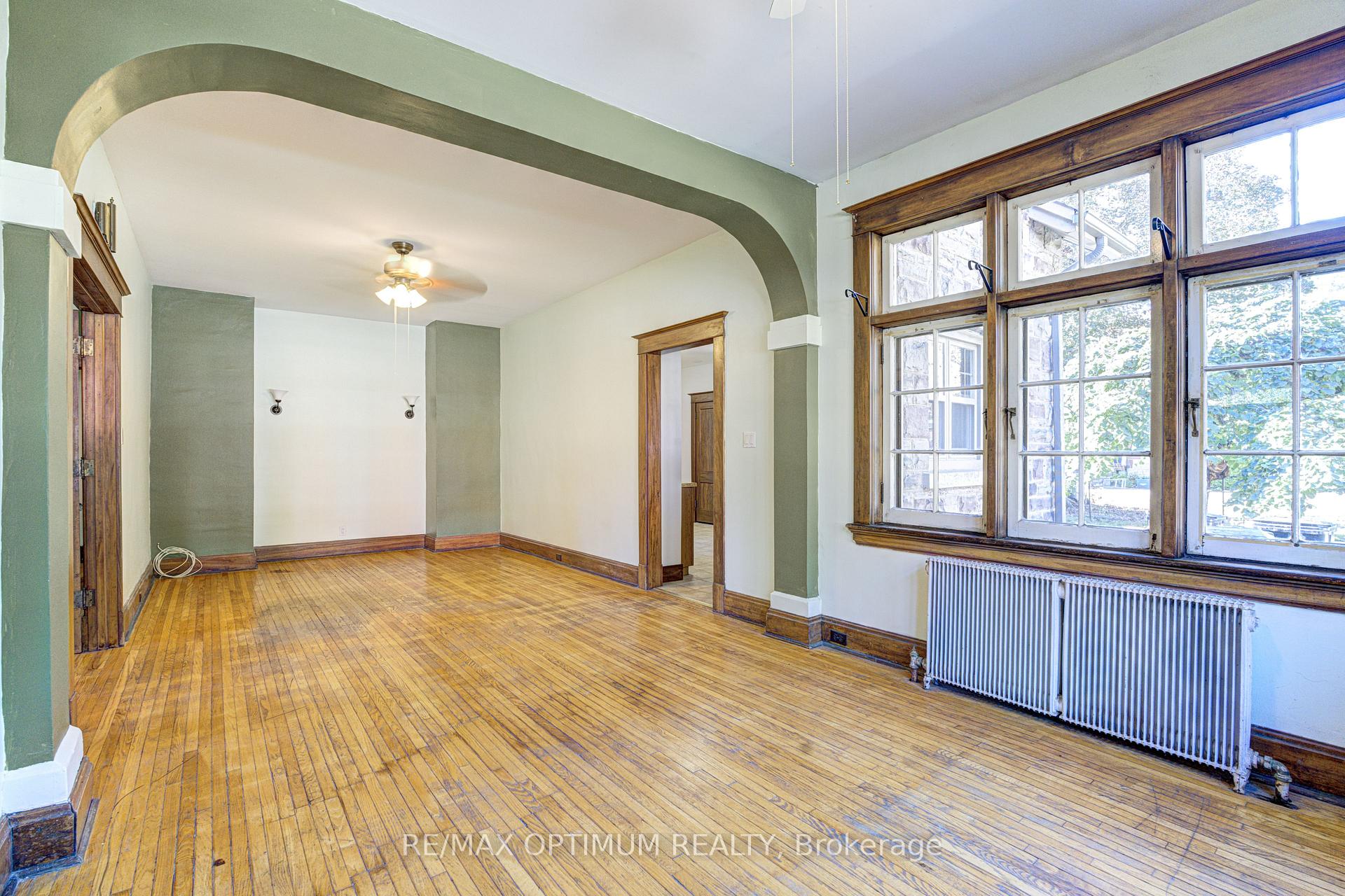 Photo 9 of 916 Queenston Road, Cambridge, Preston South — HOMEH