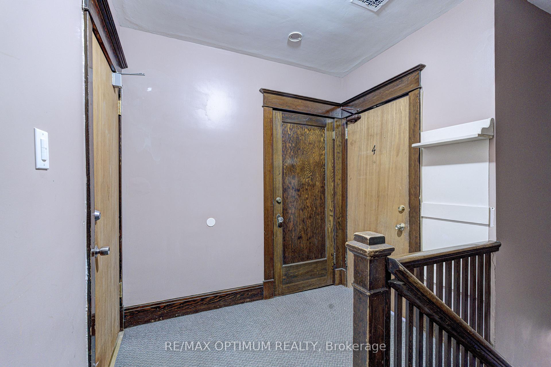 Photo 23 of 916 Queenston Road, Cambridge, Preston South — HOMEH