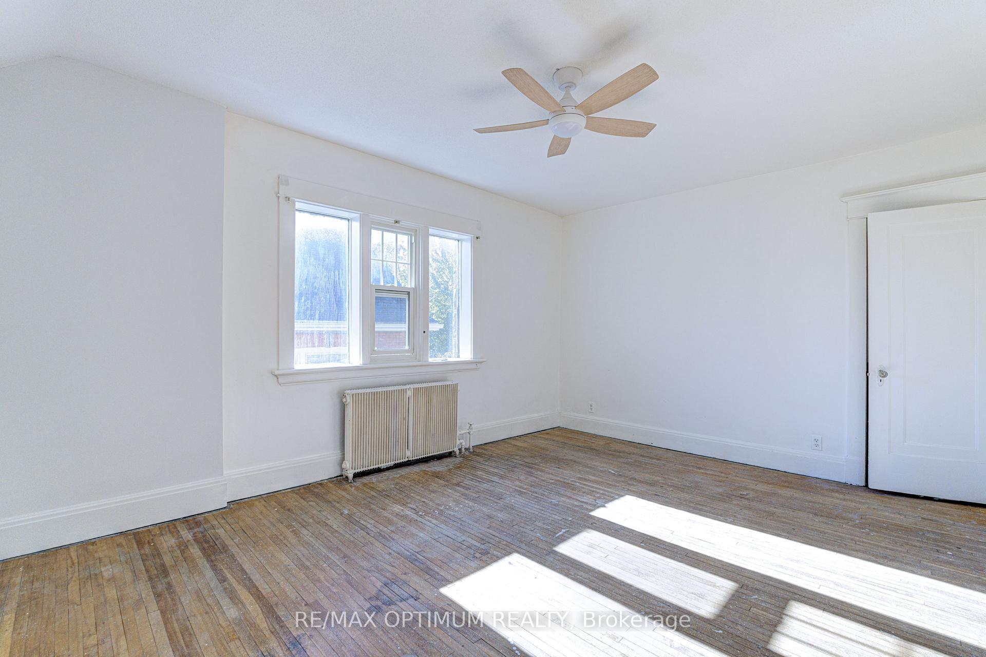 Photo 29 of 916 Queenston Road, Cambridge, Preston South — HOMEH
