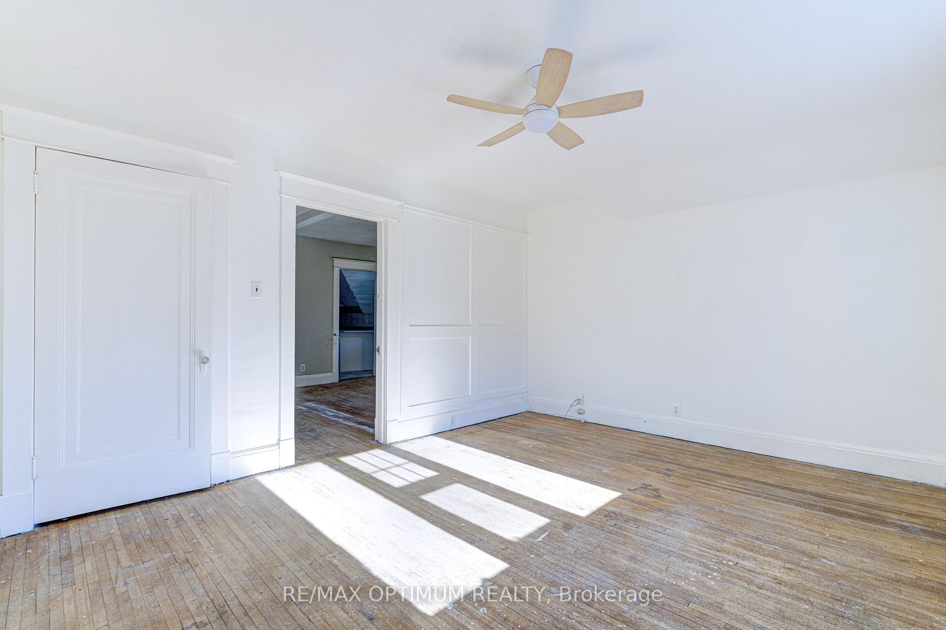 Photo 30 of 916 Queenston Road, Cambridge, Preston South — HOMEH